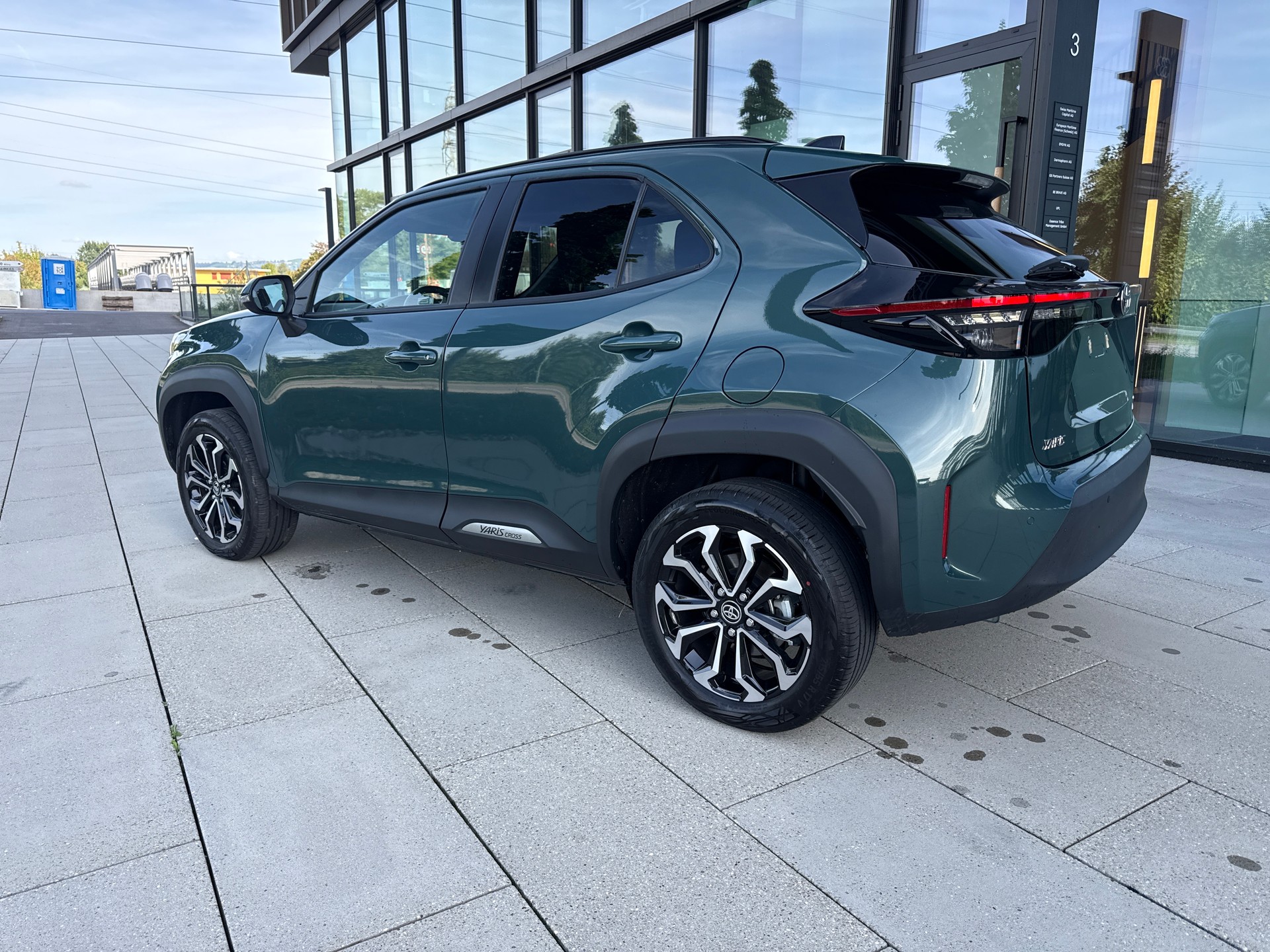 TOYOTA Yaris Cross 1.5 Trend AWDi e-CVT-image-3