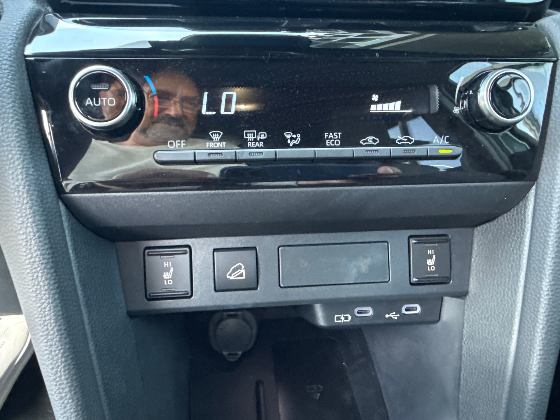 TOYOTA Yaris Cross 1.5 Trend AWDi e-CVT-image-12