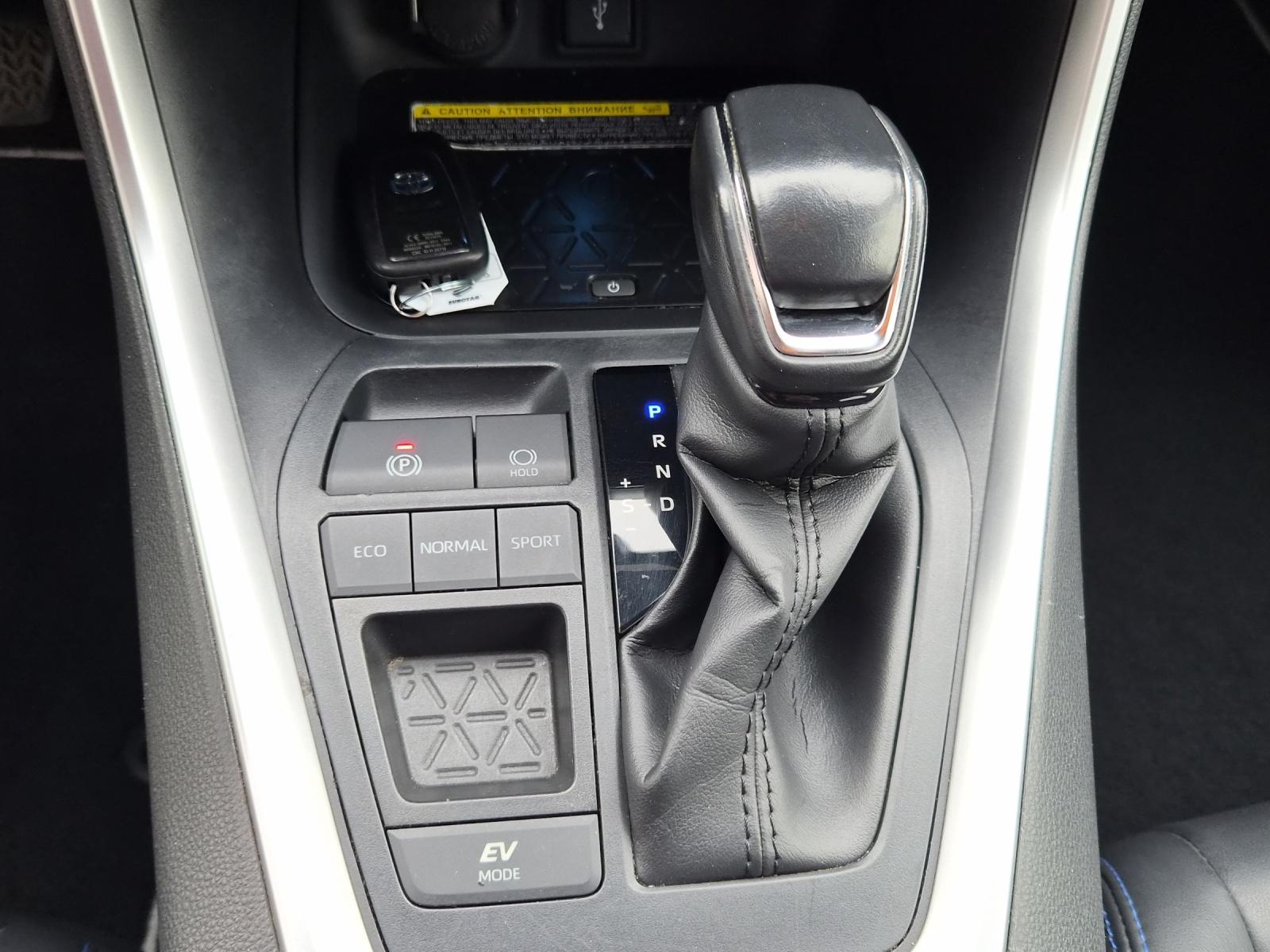 TOYOTA RAV4 2.5 HEV Style FWD-image-17