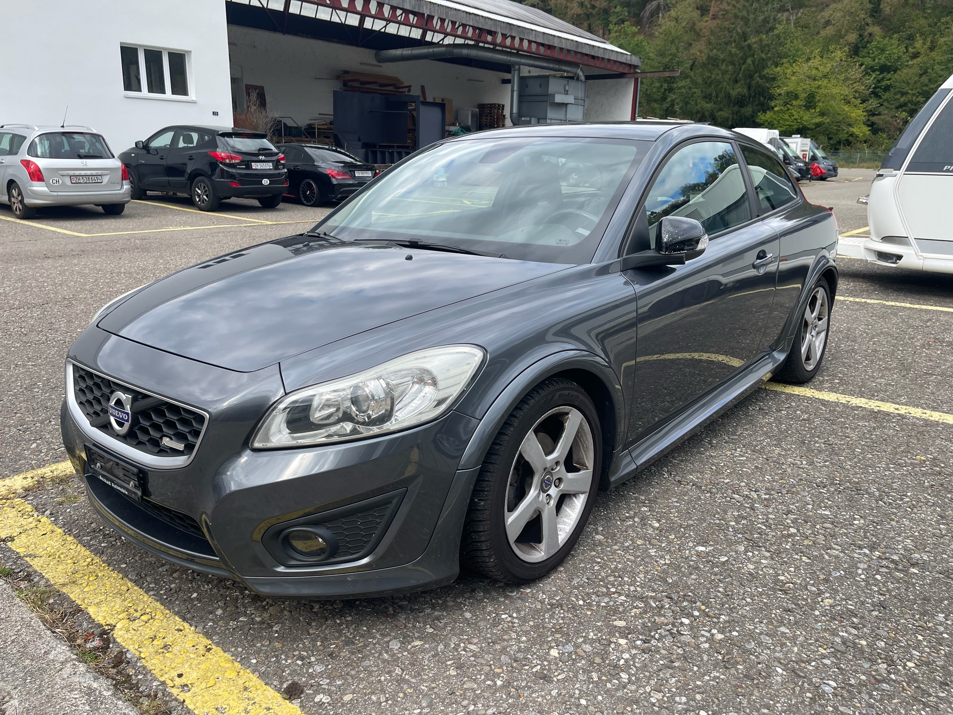 VOLVO C30 2.0D R-Design Momentum-image-0