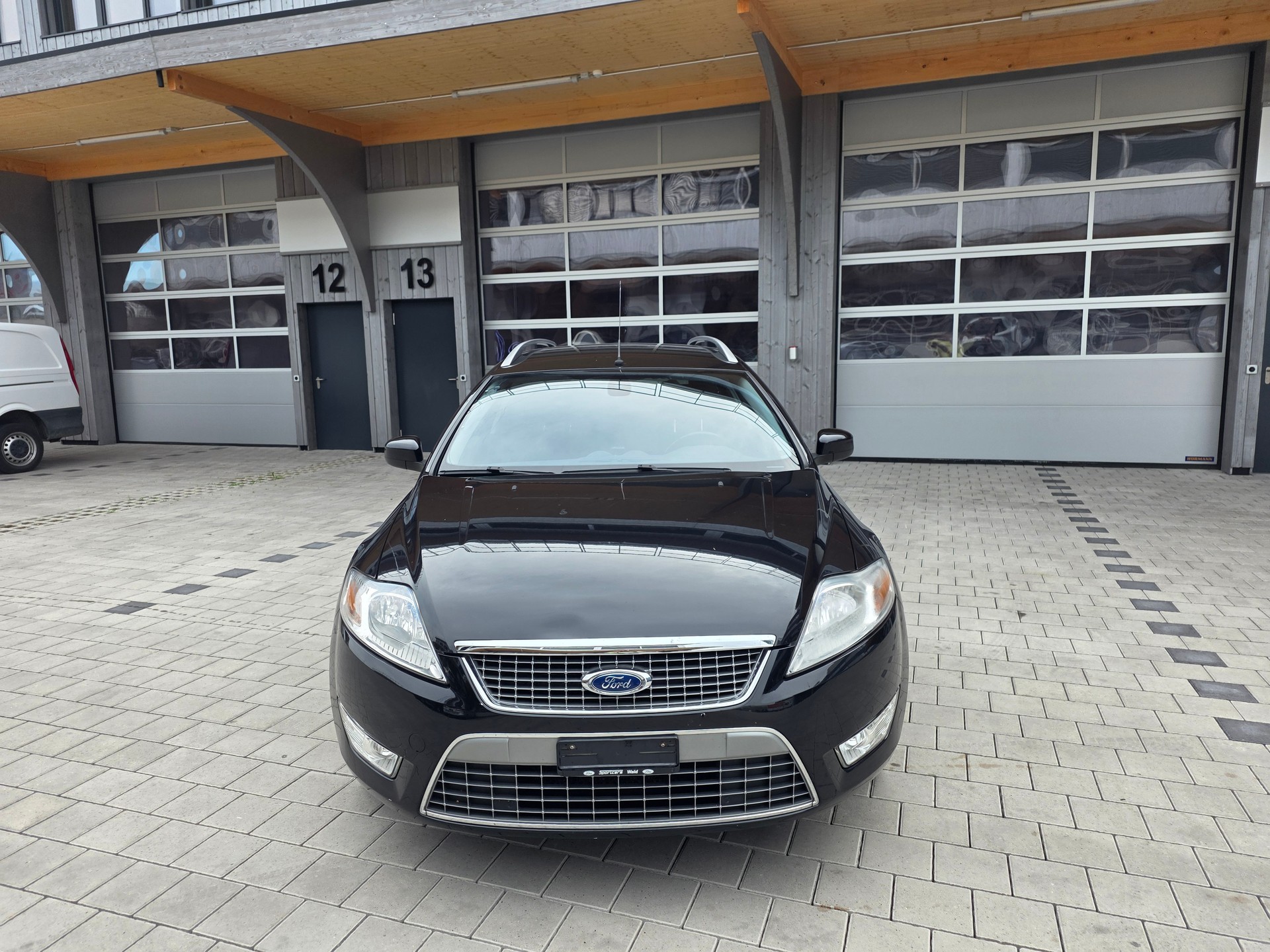 FORD Mondeo 2.0i 16V Titanium-image-1