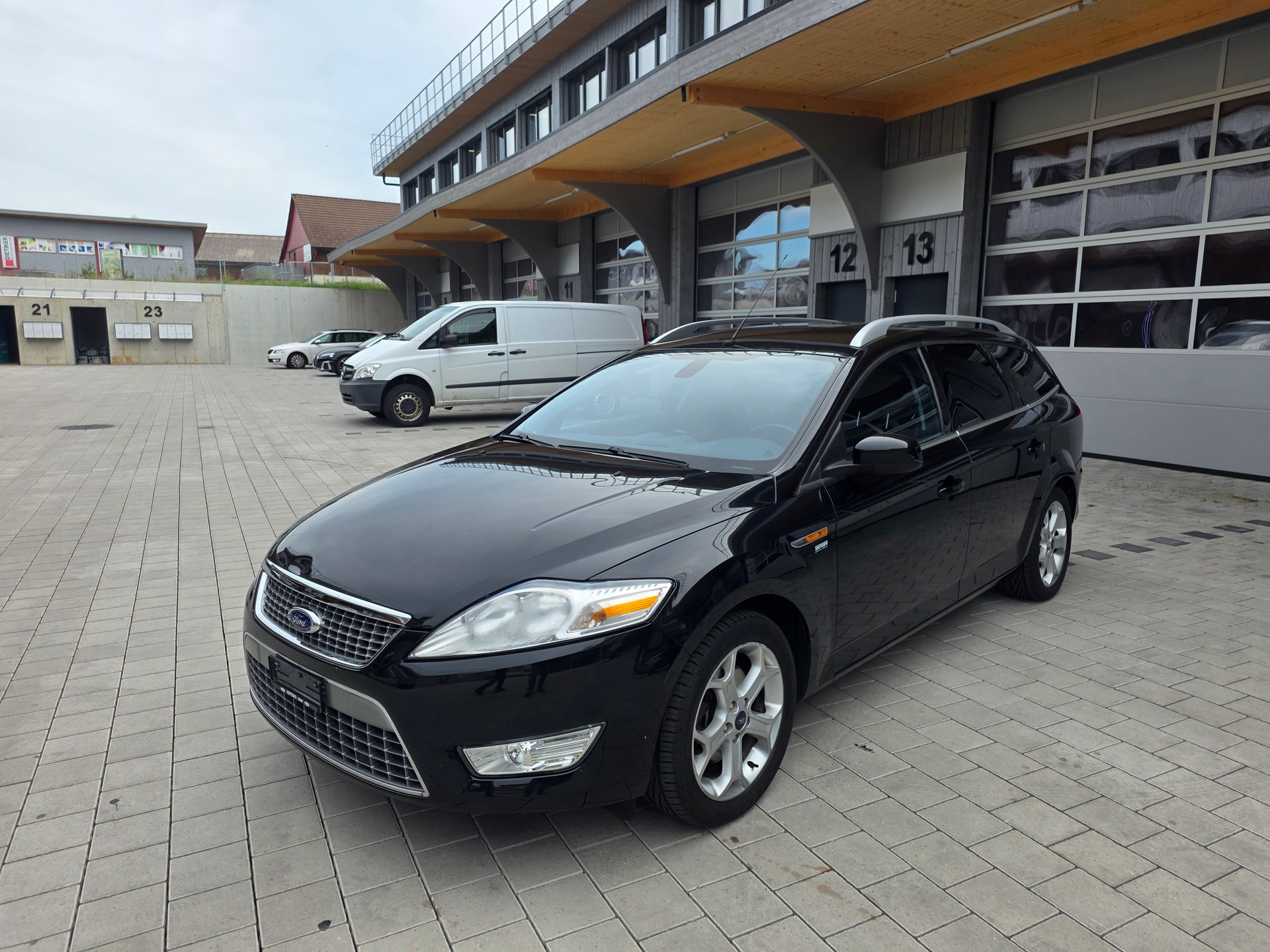 FORD Mondeo 2.0i 16V Titanium-image-2