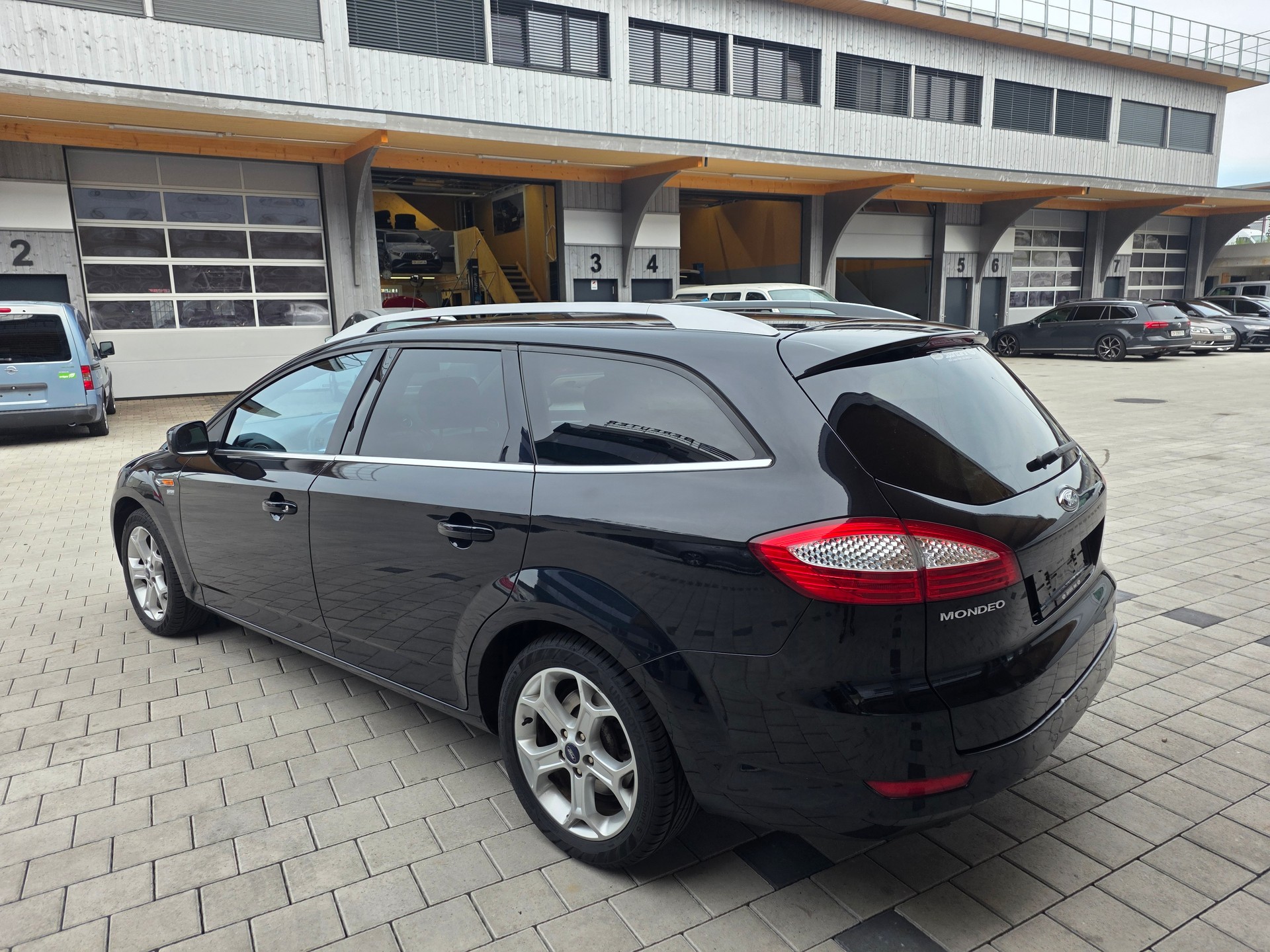 FORD Mondeo 2.0i 16V Titanium-image-5