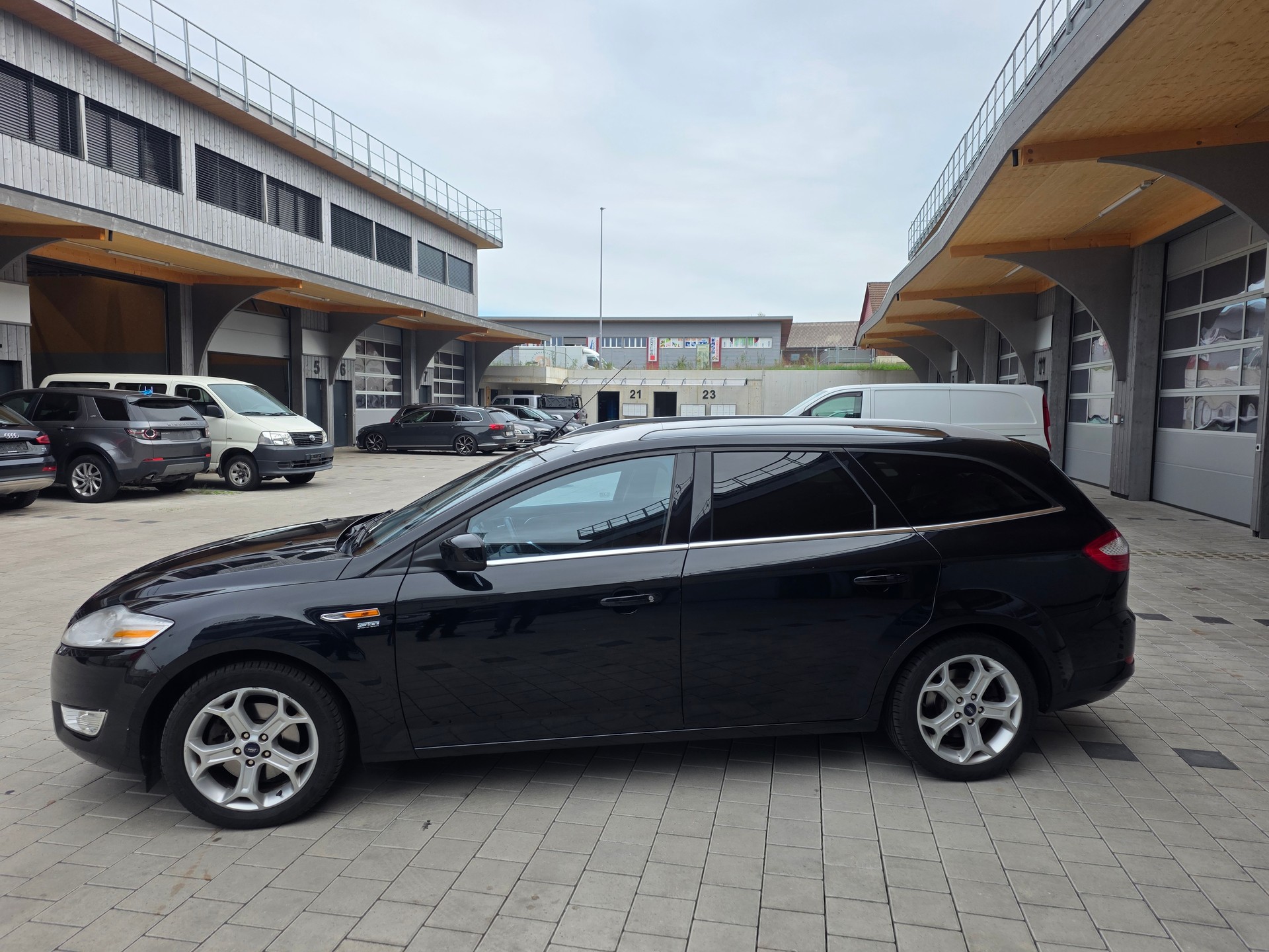 FORD Mondeo 2.0i 16V Titanium-image-6