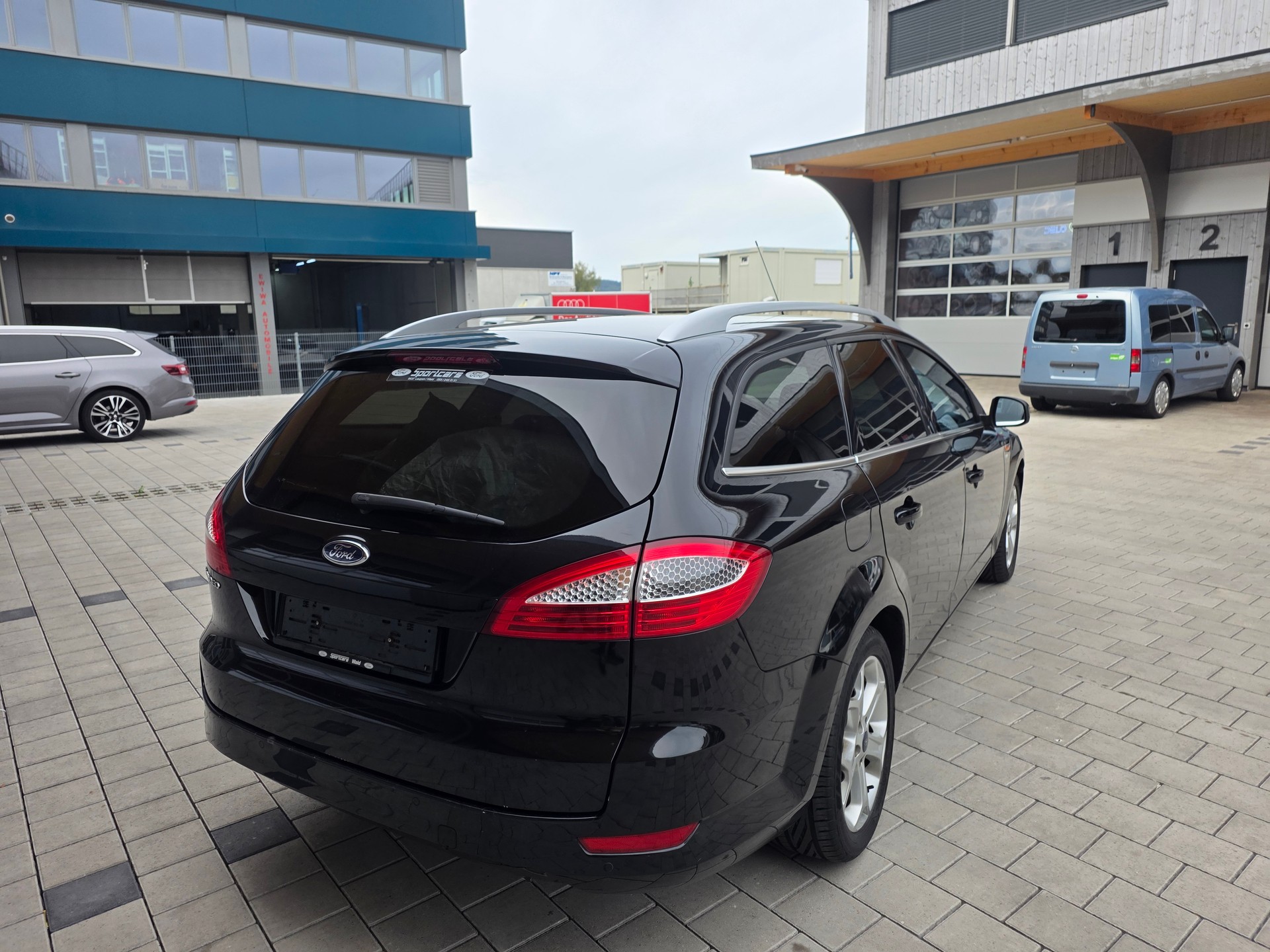FORD Mondeo 2.0i 16V Titanium-image-4