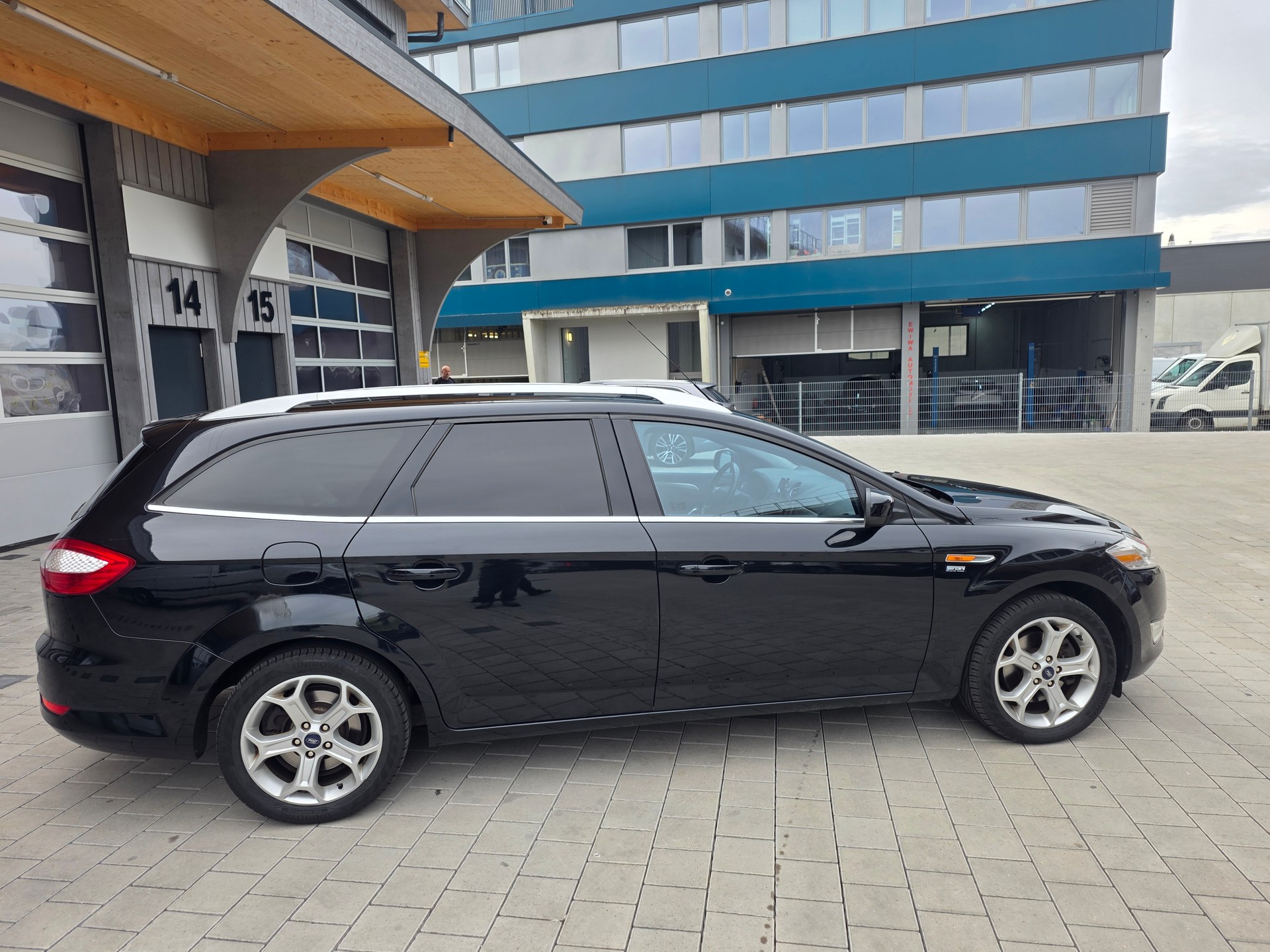 FORD Mondeo 2.0i 16V Titanium-image-7