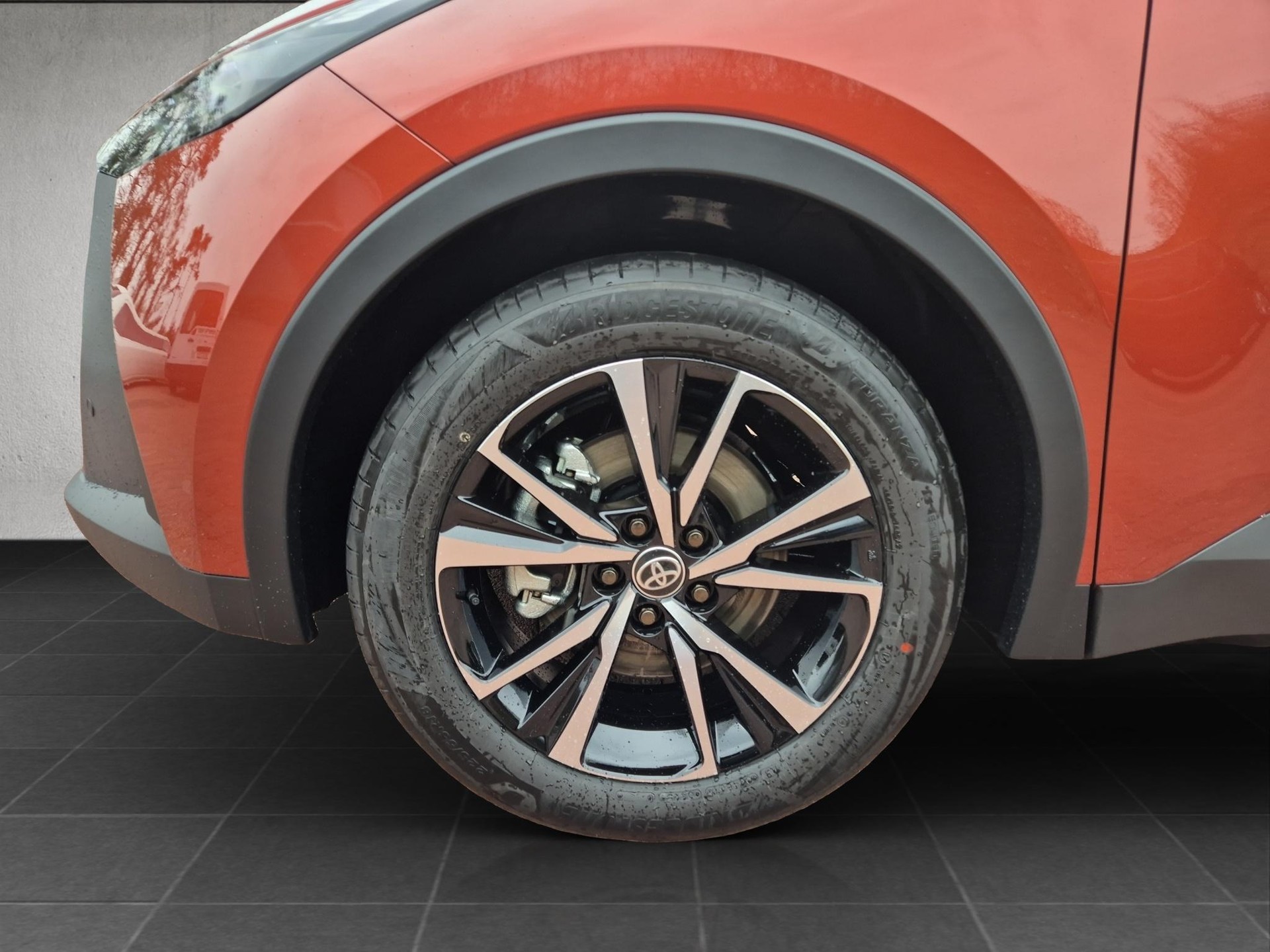 TOYOTA C-HR 2.0 PHEV Swiss Edition-image-14