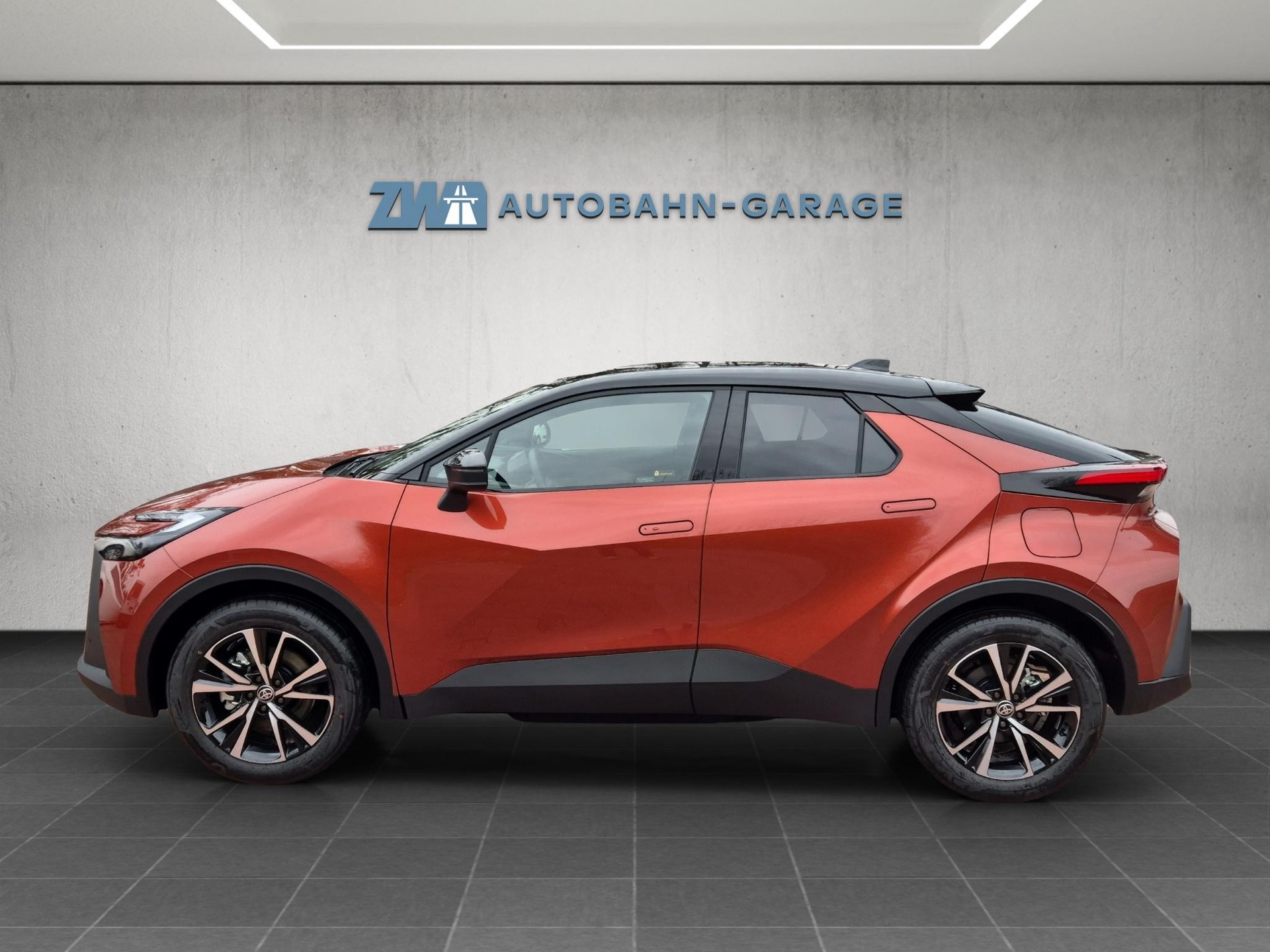 TOYOTA C-HR 2.0 PHEV Swiss Edition-image-1