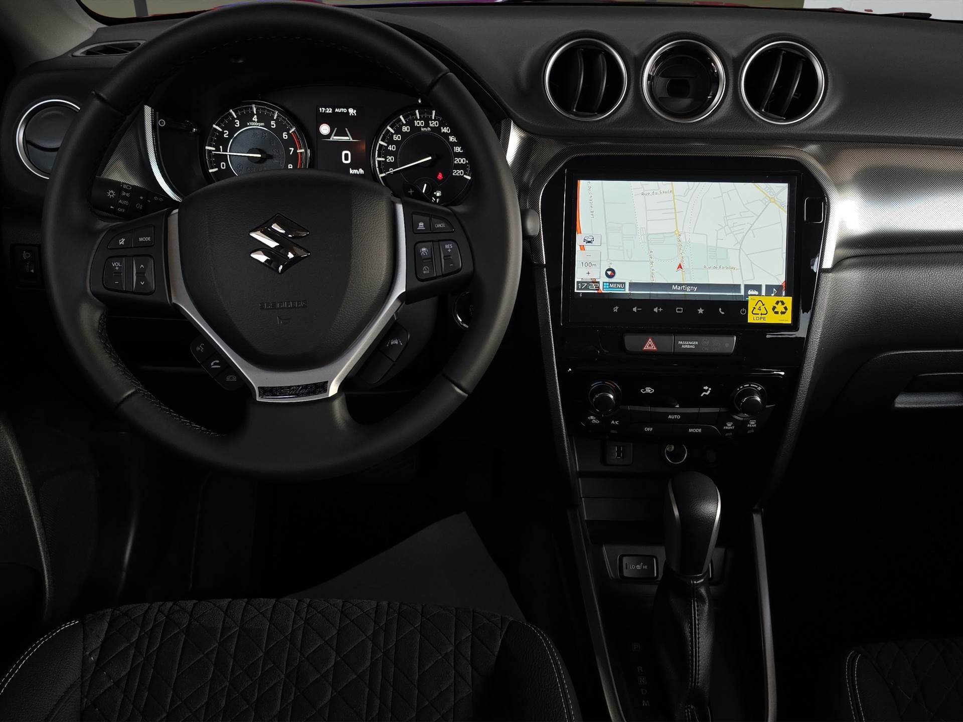 SUZUKI Vitara 1.4 T Piz Sulai Top Hybrid 4x4-image-9