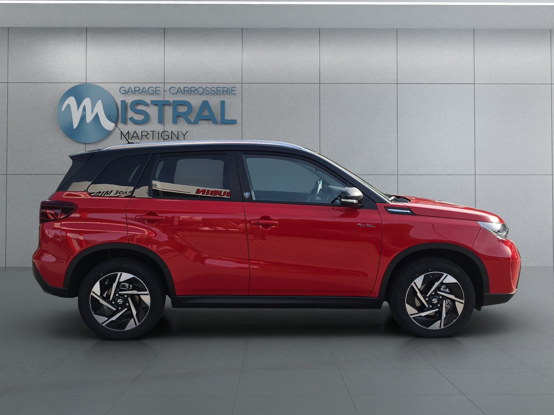 SUZUKI Vitara 1.4 T Piz Sulai Top Hybrid 4x4-showroom-element-3