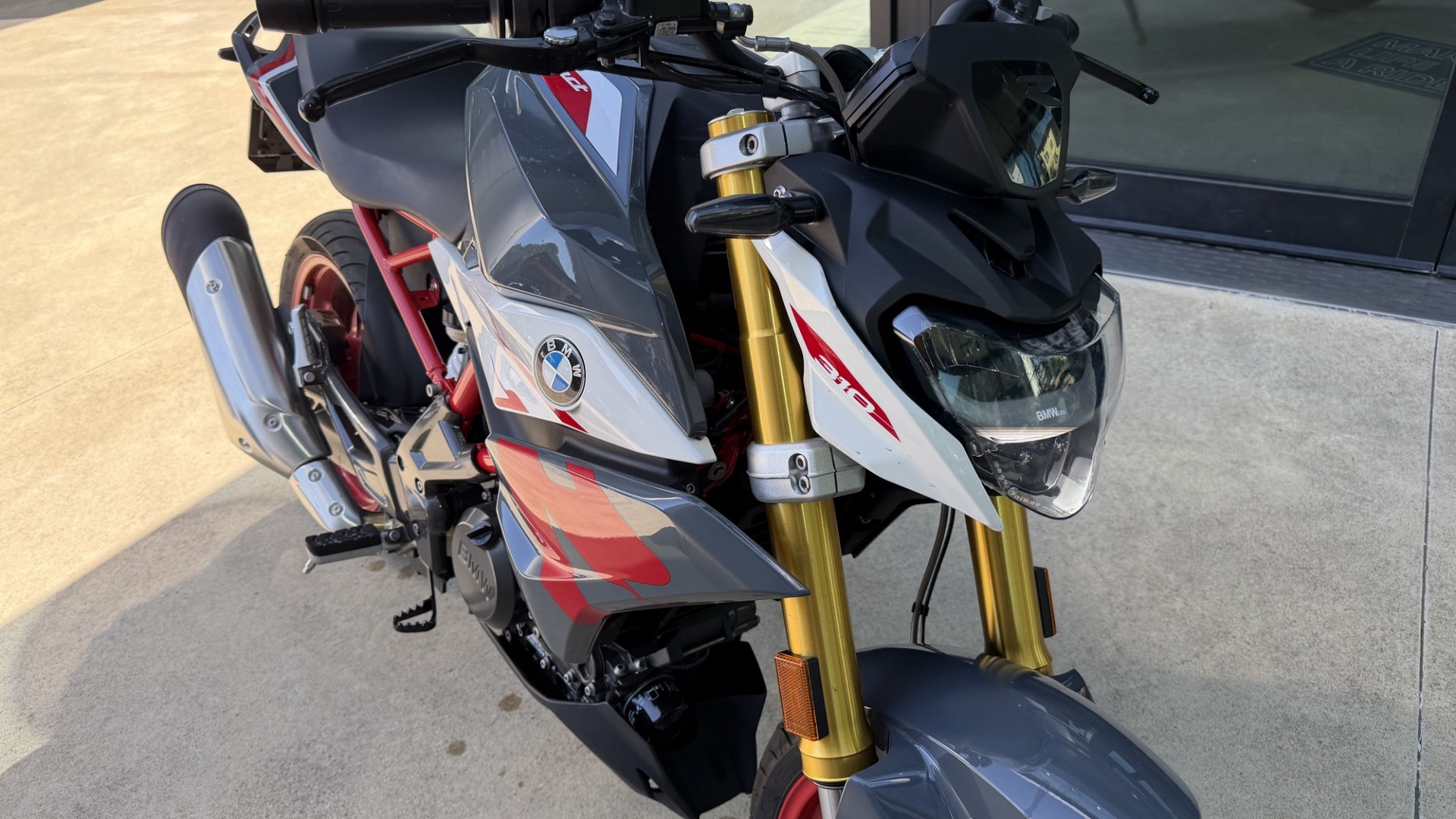 BMW G 310 R Passion-showroom-element-1