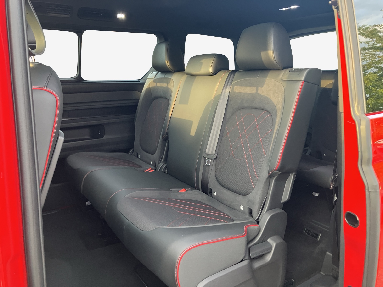 VW ID.Buzz LWB GTX 4 Motion-image-11