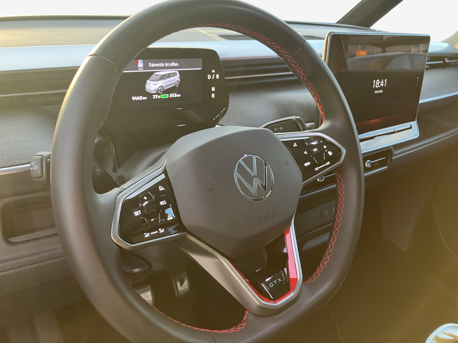 VW ID.Buzz LWB GTX 4 Motion-image-9