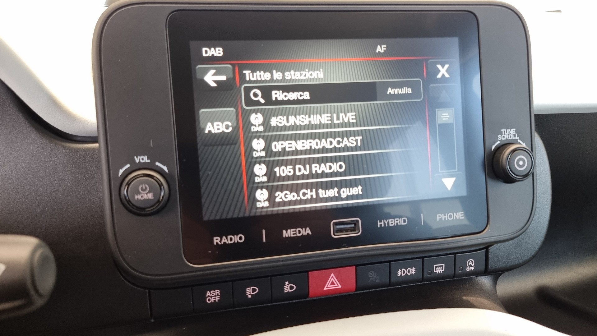 FIAT Pandina 1.0 Hybrid Cross-image-14
