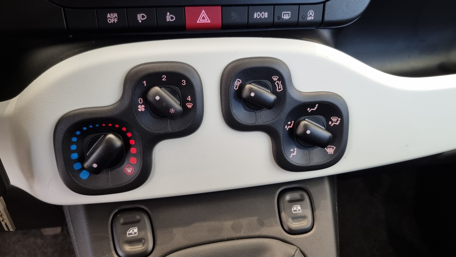 FIAT Pandina 1.0 Hybrid Cross-image-13