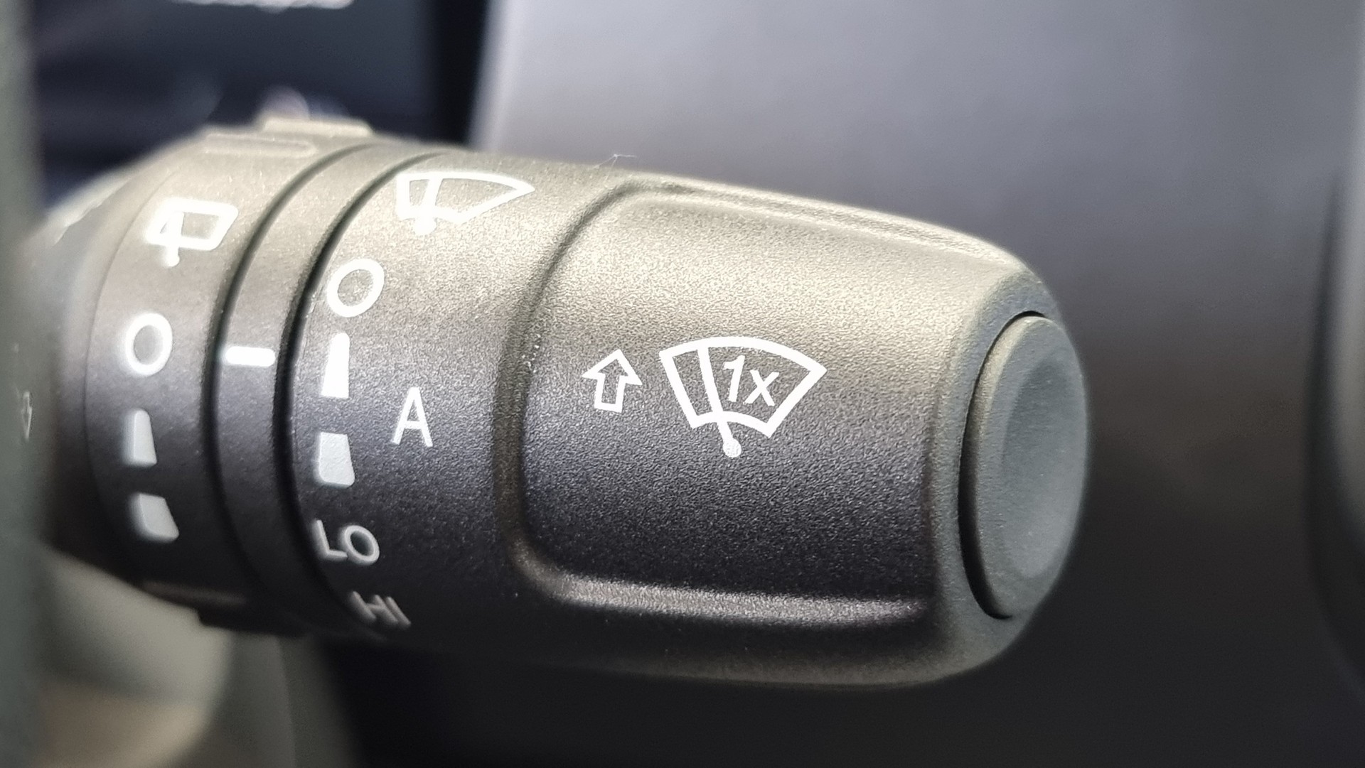 FIAT Pandina 1.0 Hybrid Cross-image-12