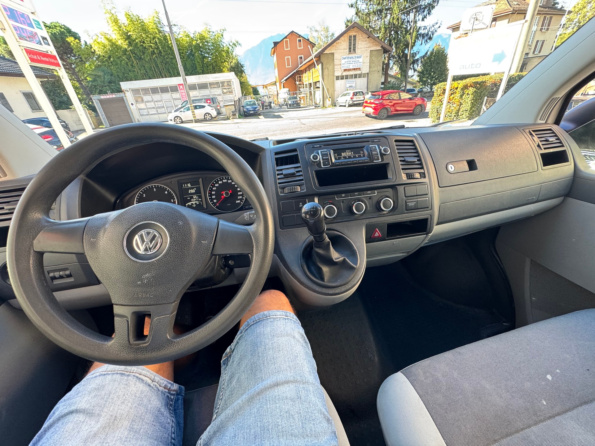 VW T5 2.0 TDI-image-6