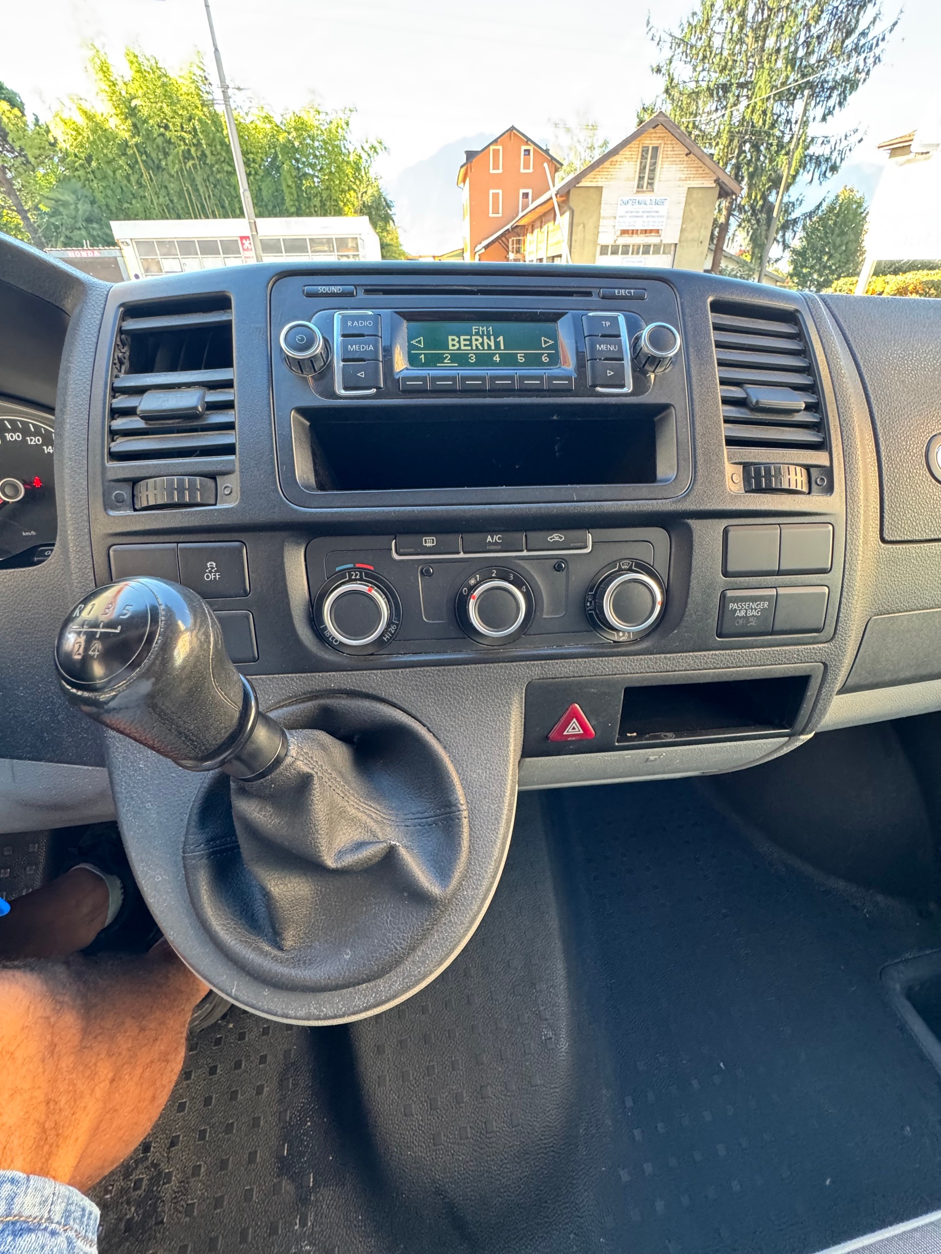 VW T5 2.0 TDI-image-7