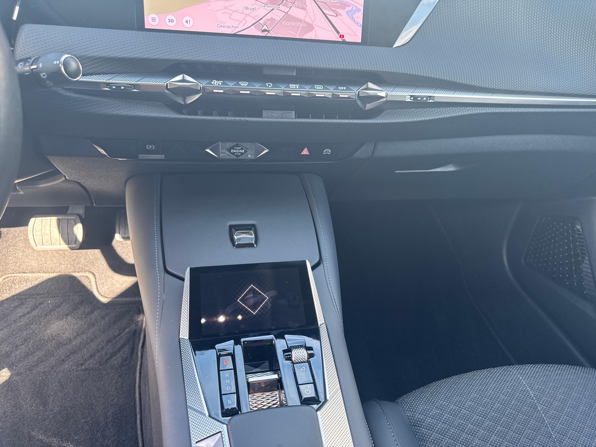 DS AUTOMOBILES 4 1.6 E-Tense Trocadero-image-17