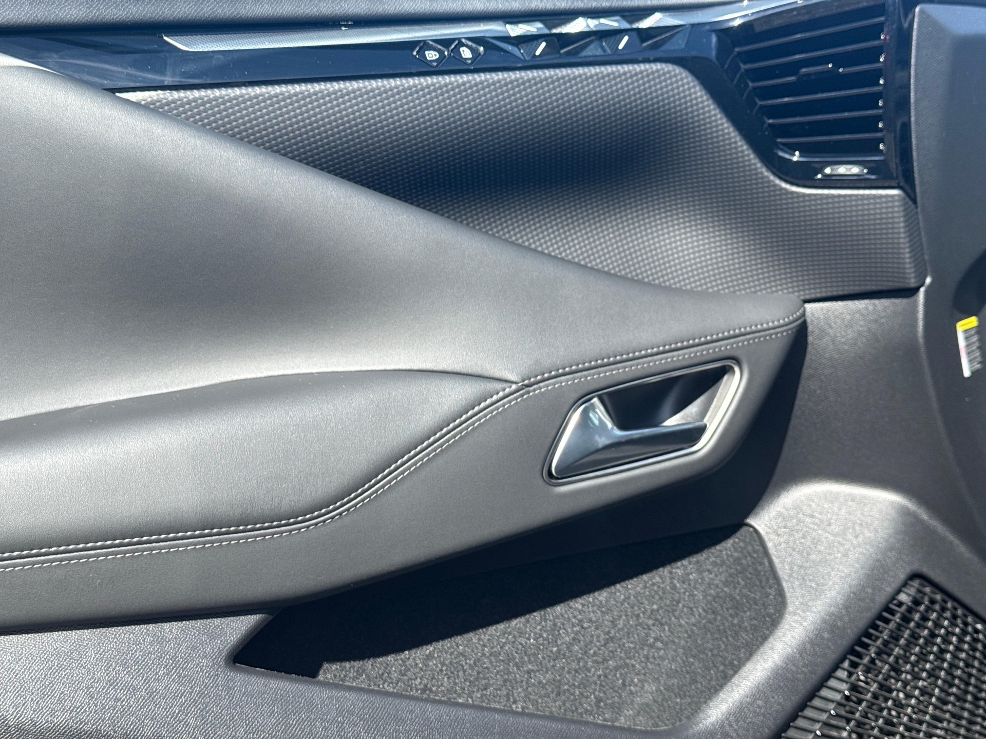 DS AUTOMOBILES 4 1.6 E-Tense Trocadero-image-13