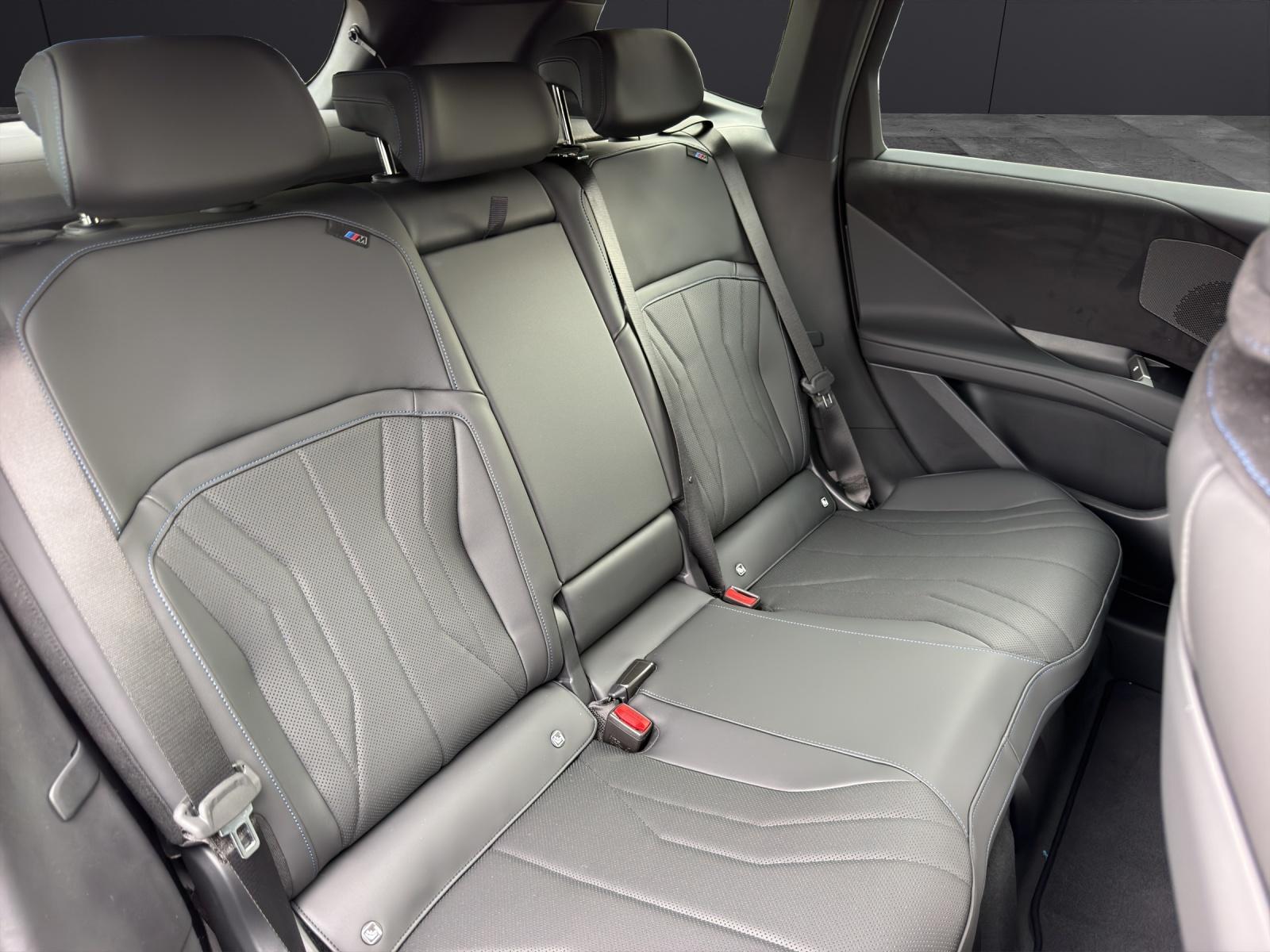 BMW iX3 NA5 40-image-13