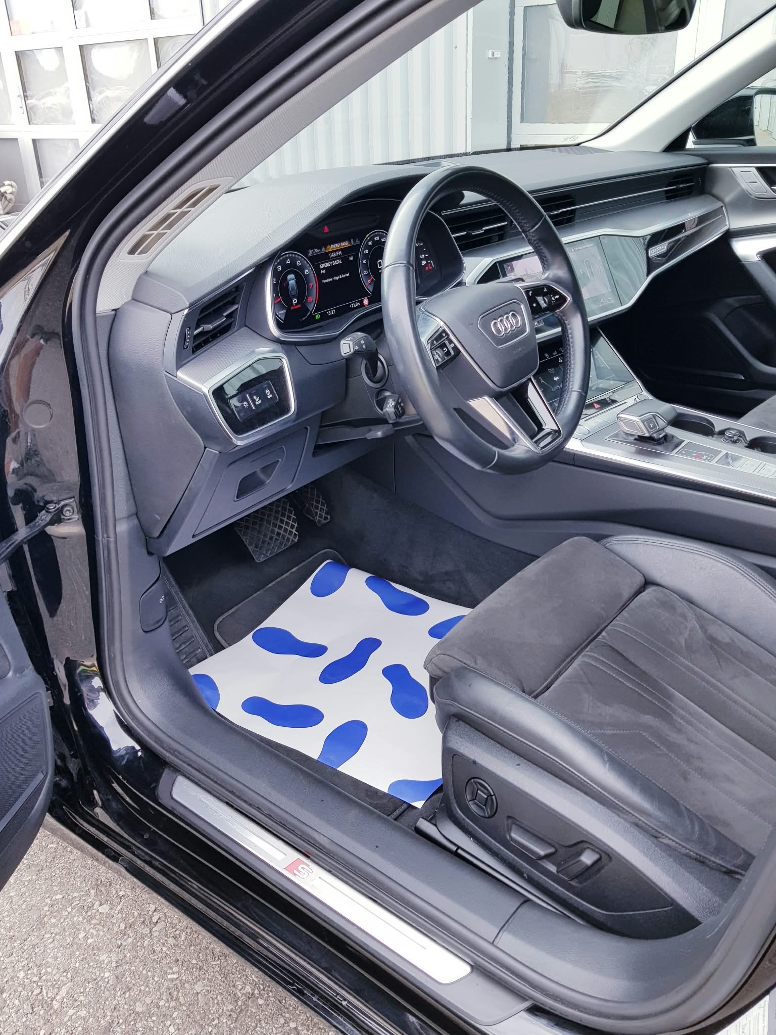 AUDI A6 Avant 55 TFSI quattro S-tronic-image-10
