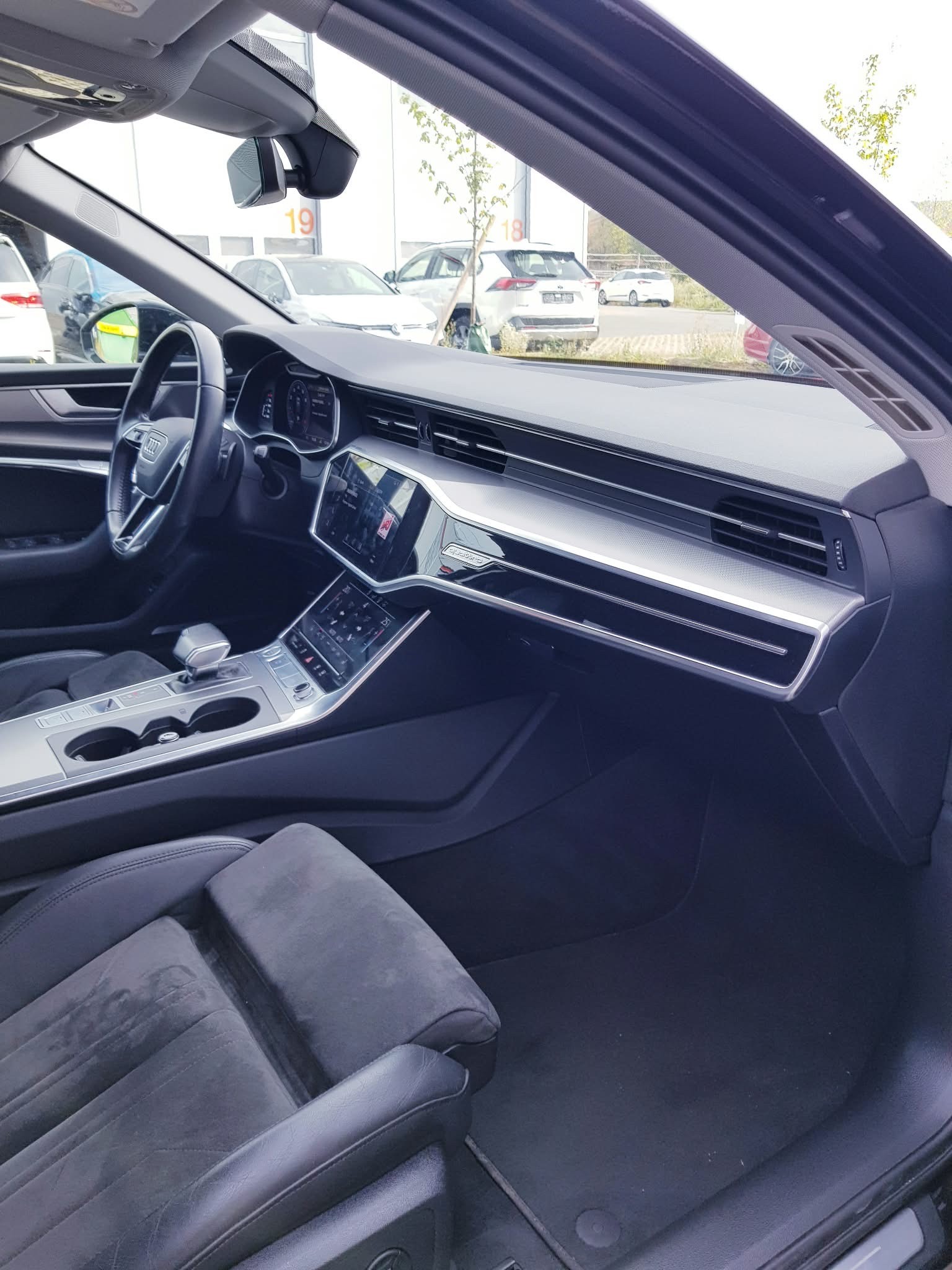 AUDI A6 Avant 55 TFSI quattro S-tronic-image-15
