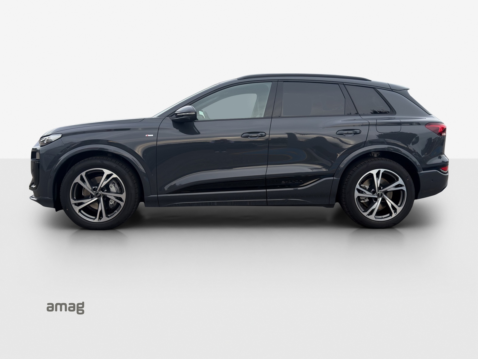 AUDI Q6 e-tron quattro-image-1