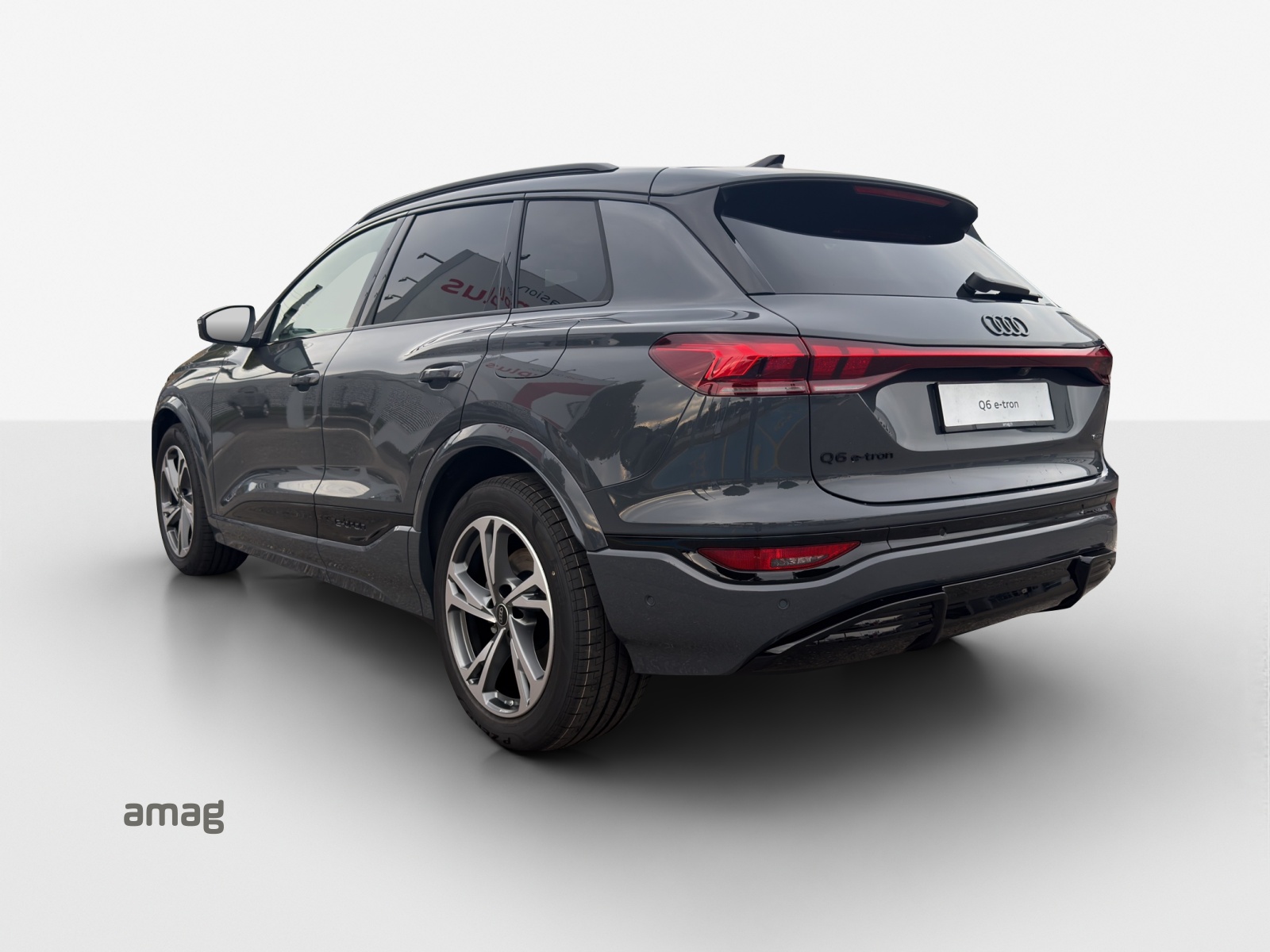 AUDI Q6 e-tron quattro-image-2