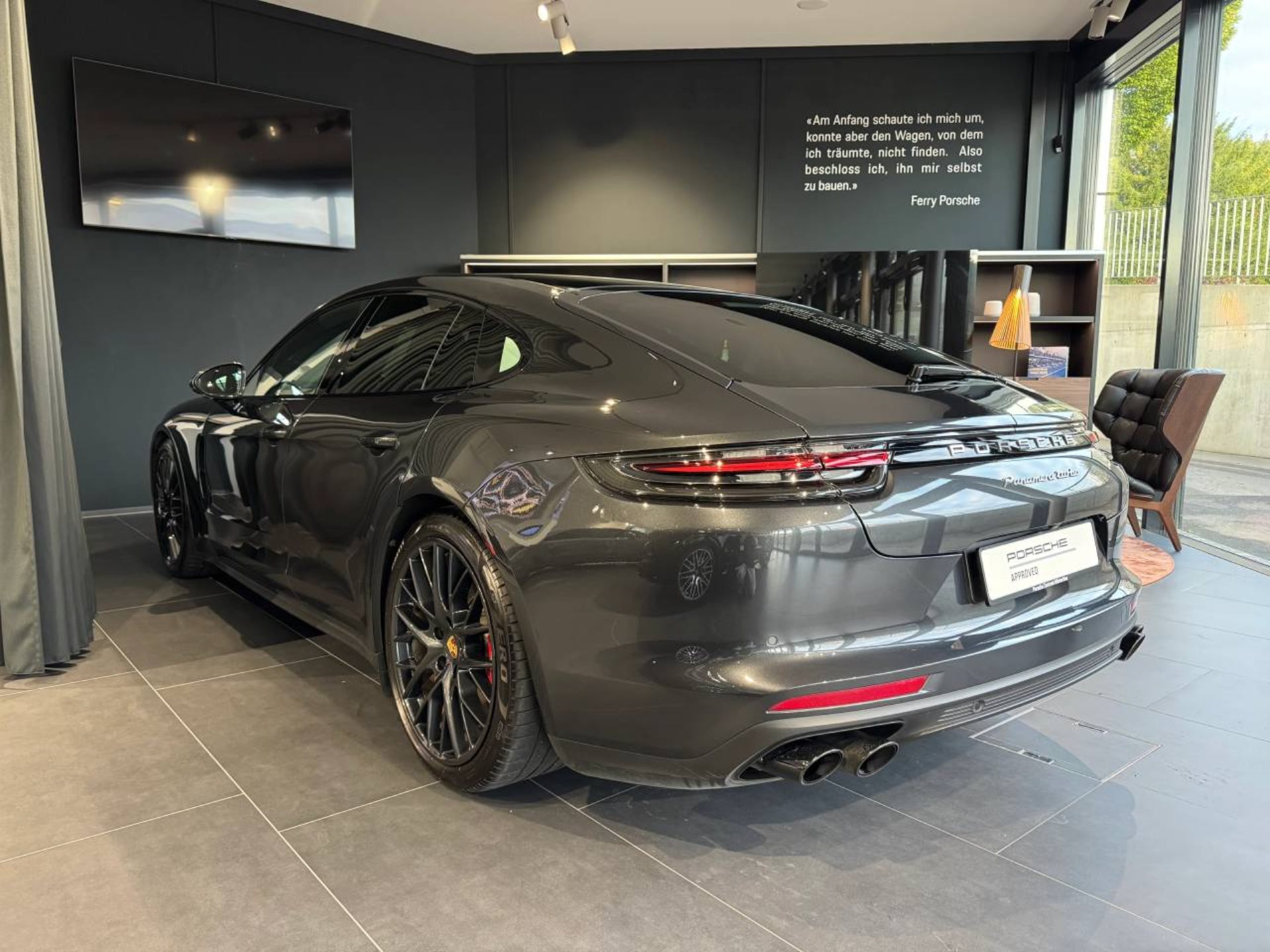PORSCHE Panamera Turbo-showroom-element-2