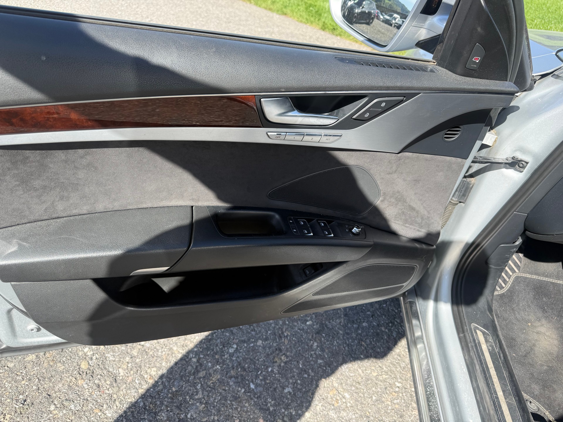 AUDI A8 3.0 TDI quattro tiptronic-image-11