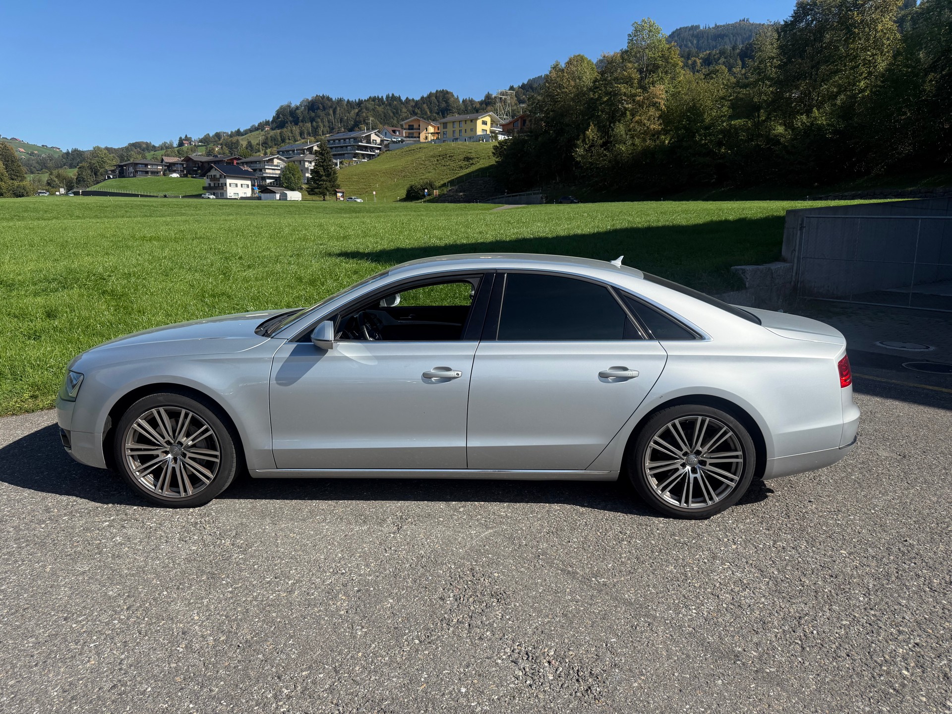 AUDI A8 3.0 TDI quattro tiptronic-image-0