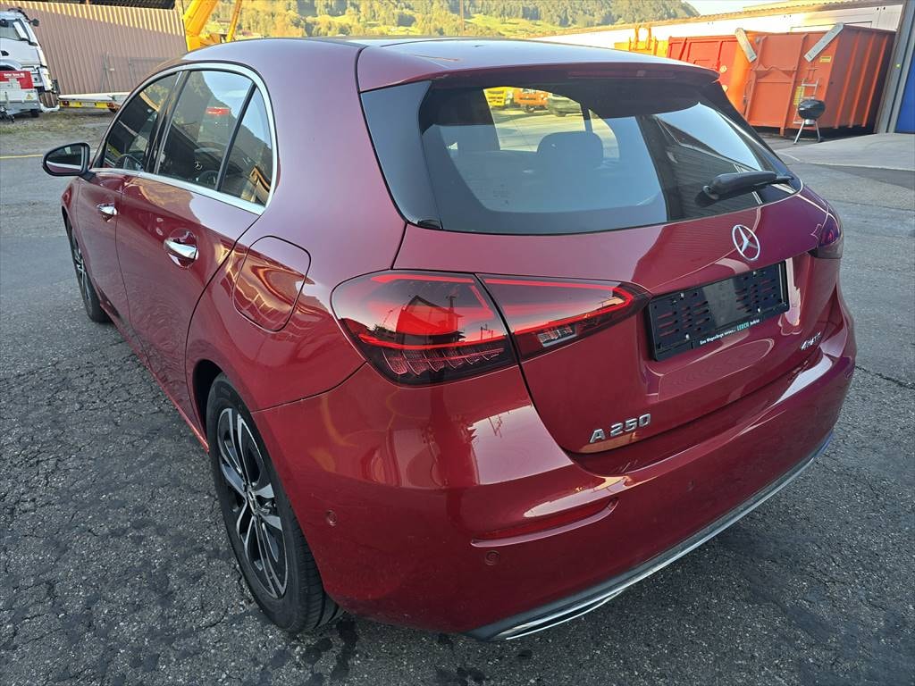 MERCEDES-BENZ A 250 4Matic 8G-DCT-image-2