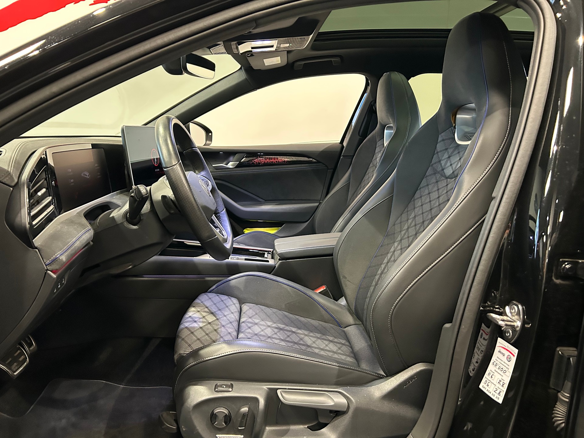 VW Passat Variant 2.0 TDI evo R-Line 4 Motion DSG-image-9