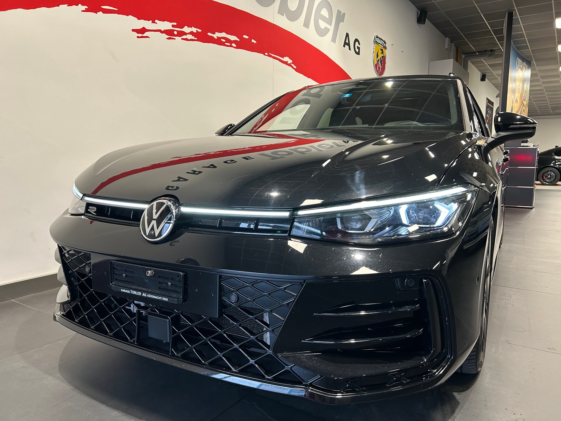 VW Passat Variant 2.0 TDI evo R-Line 4 Motion DSG-image-20