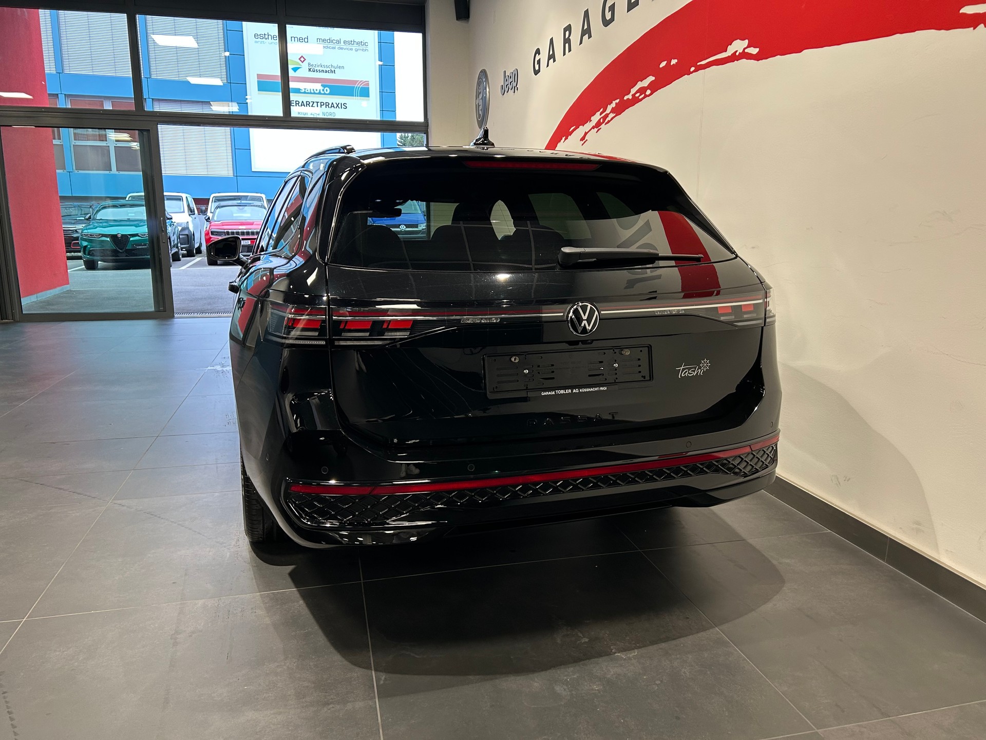 VW Passat Variant 2.0 TDI evo R-Line 4 Motion DSG-image-16