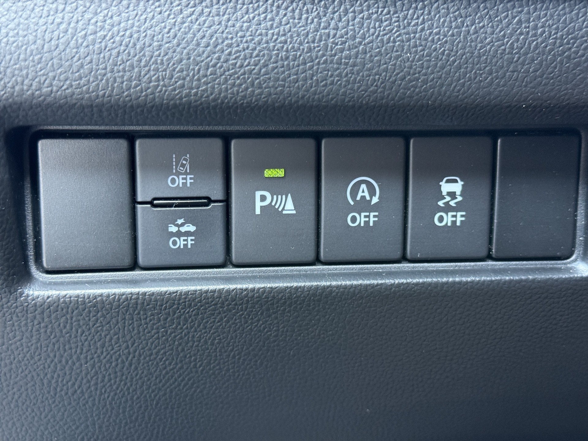 SUZUKI Swift 1.2 Compact Top 4x4 Hybrid-image-25