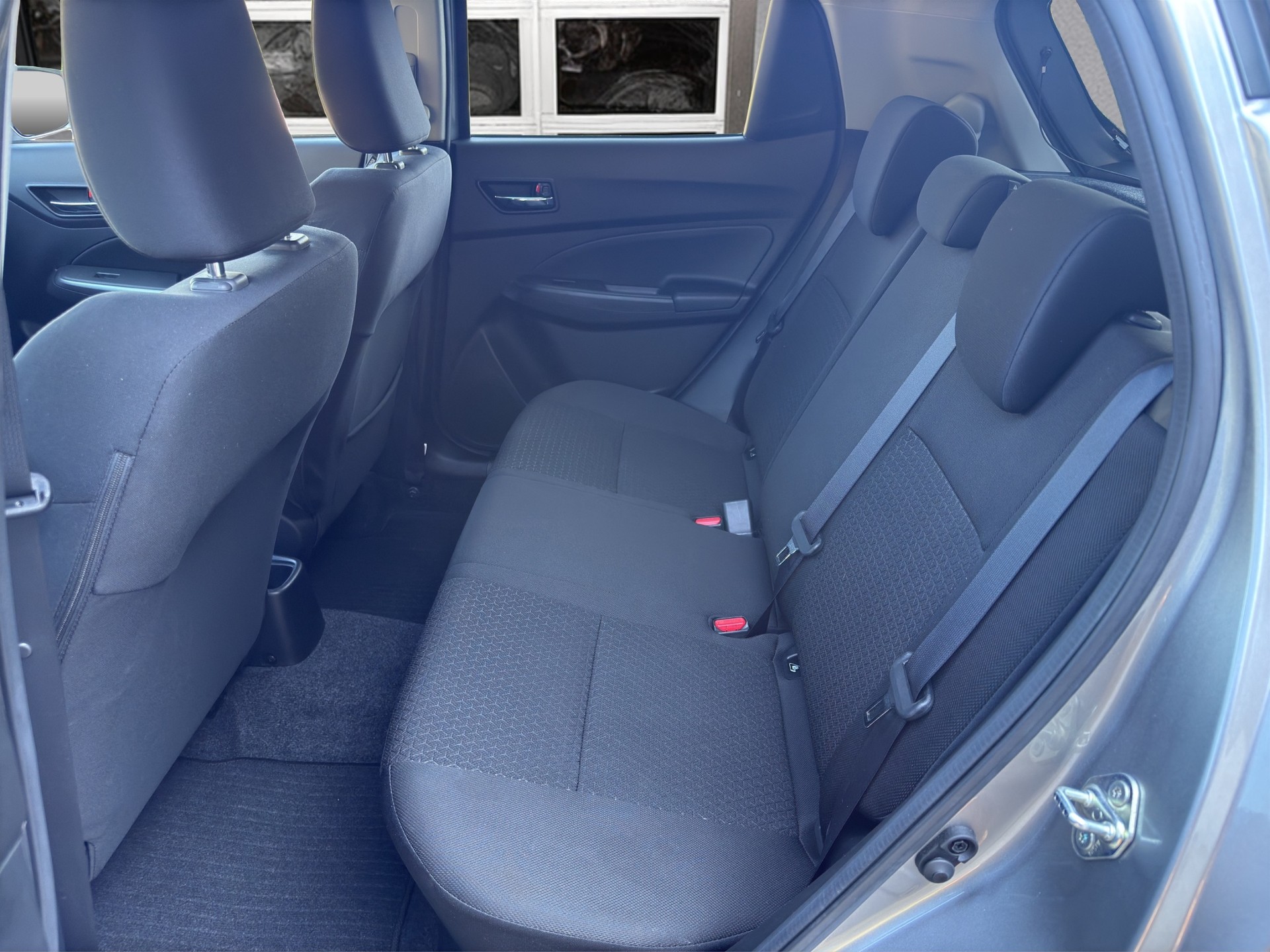 SUZUKI Swift 1.2 Compact Top 4x4 Hybrid-image-15