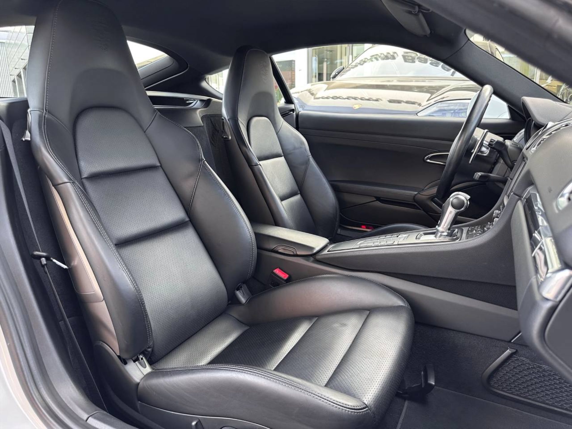 PORSCHE Cayman S-image-18