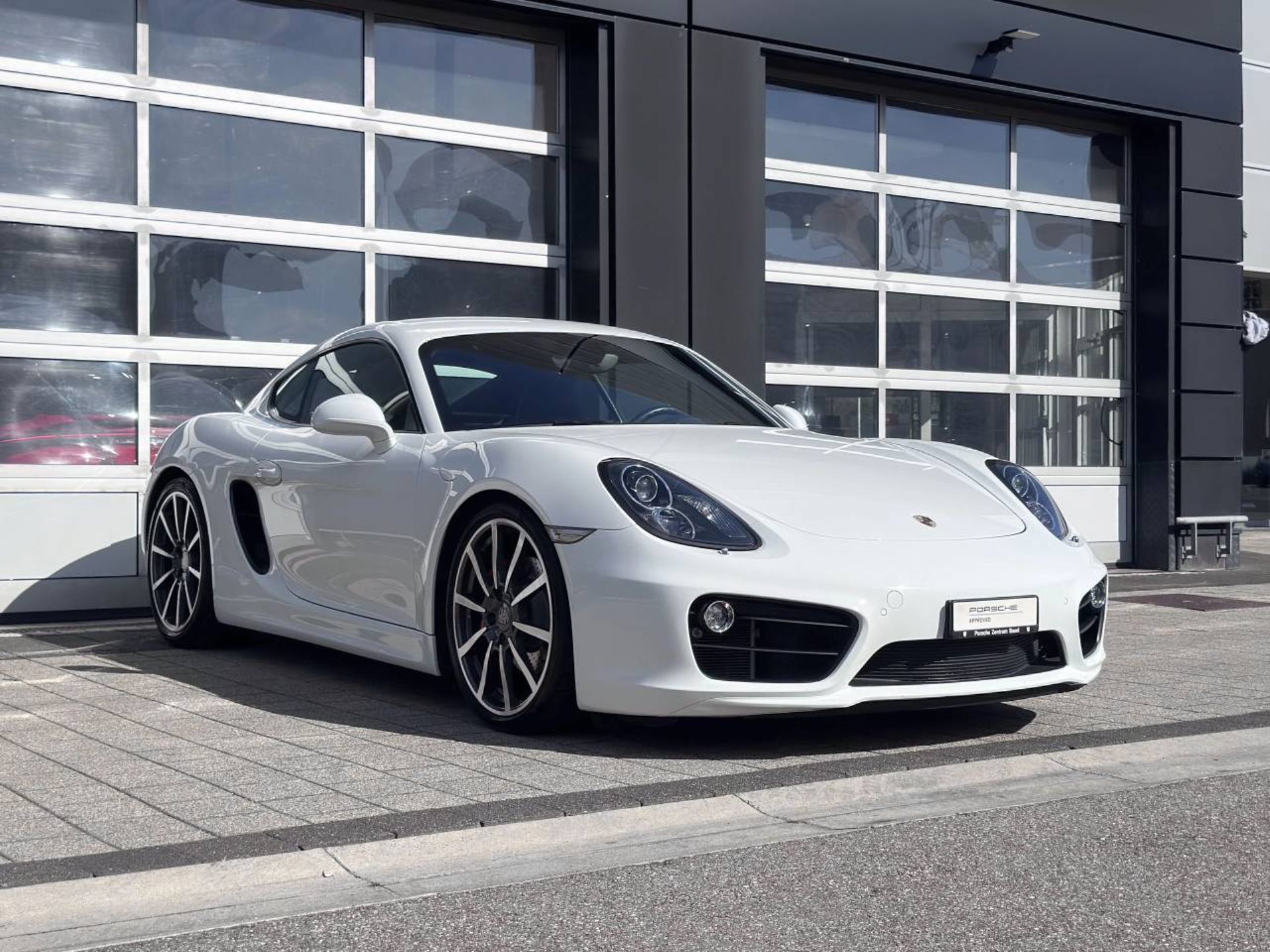 PORSCHE Cayman S-image-8