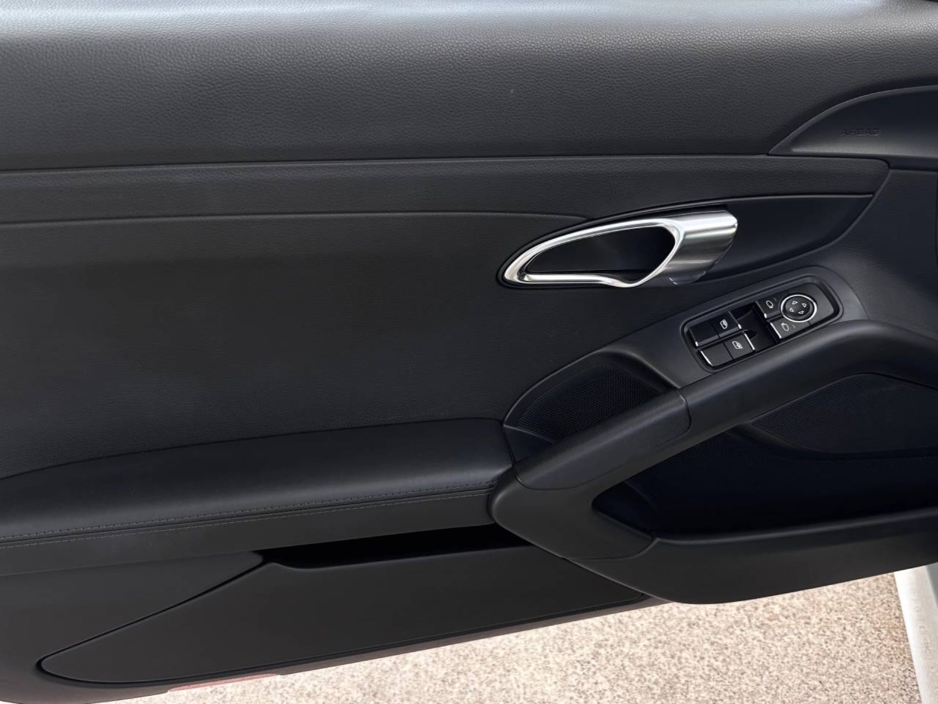PORSCHE Cayman S-image-16