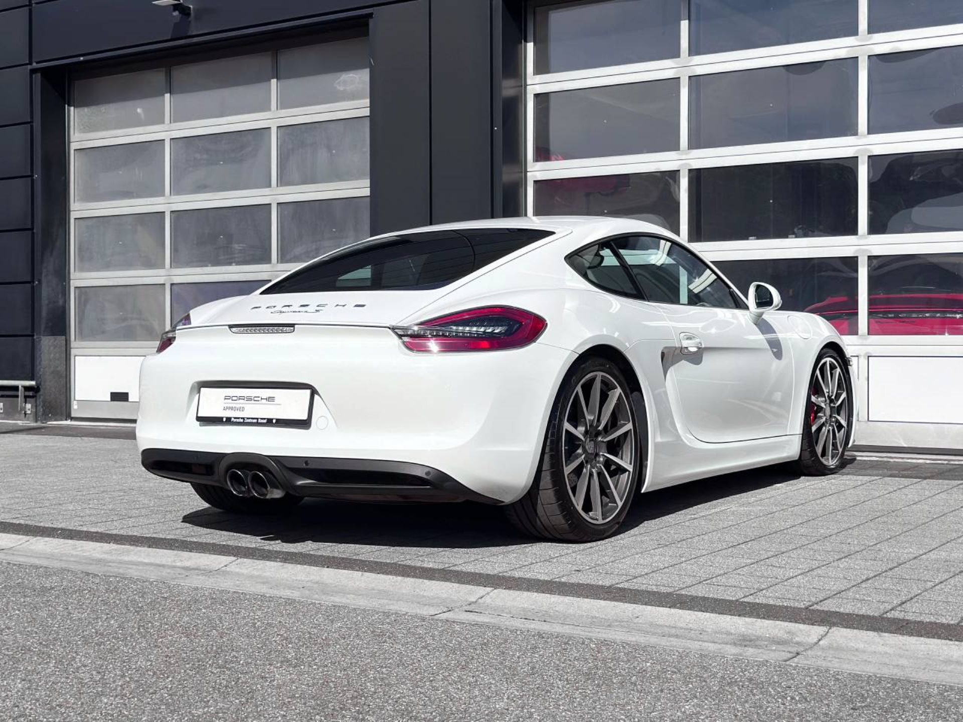 PORSCHE Cayman S-image-10