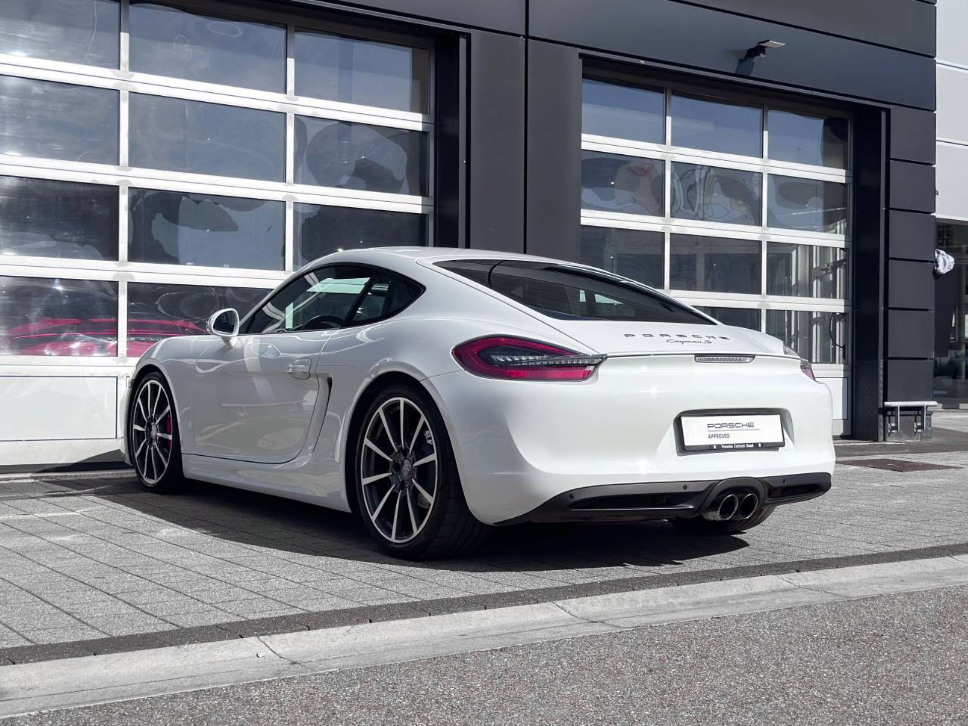 PORSCHE Cayman S-image-11