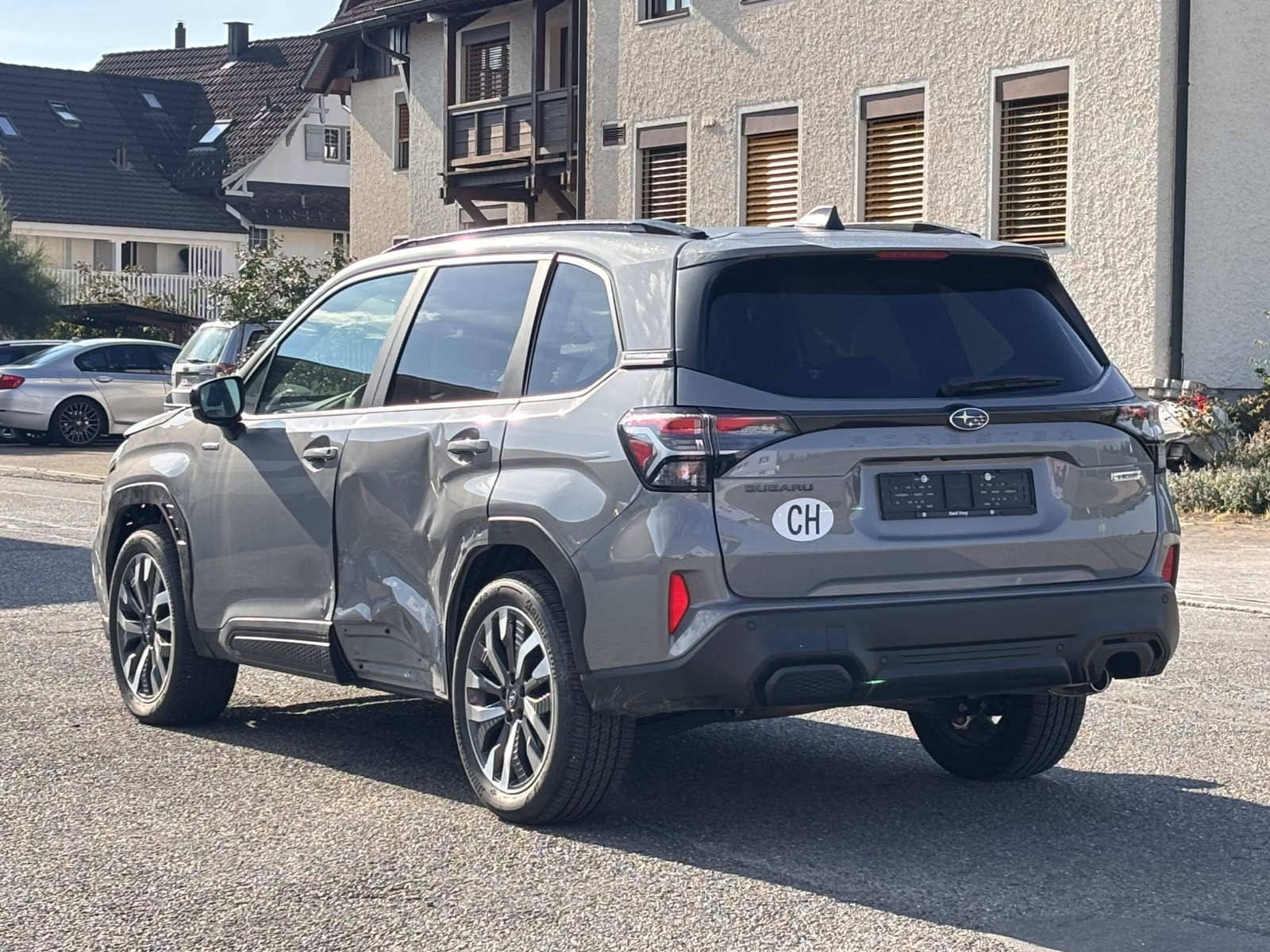 SUBARU Forester 2.0i e-Boxer Luxury Lineartronic-image-6