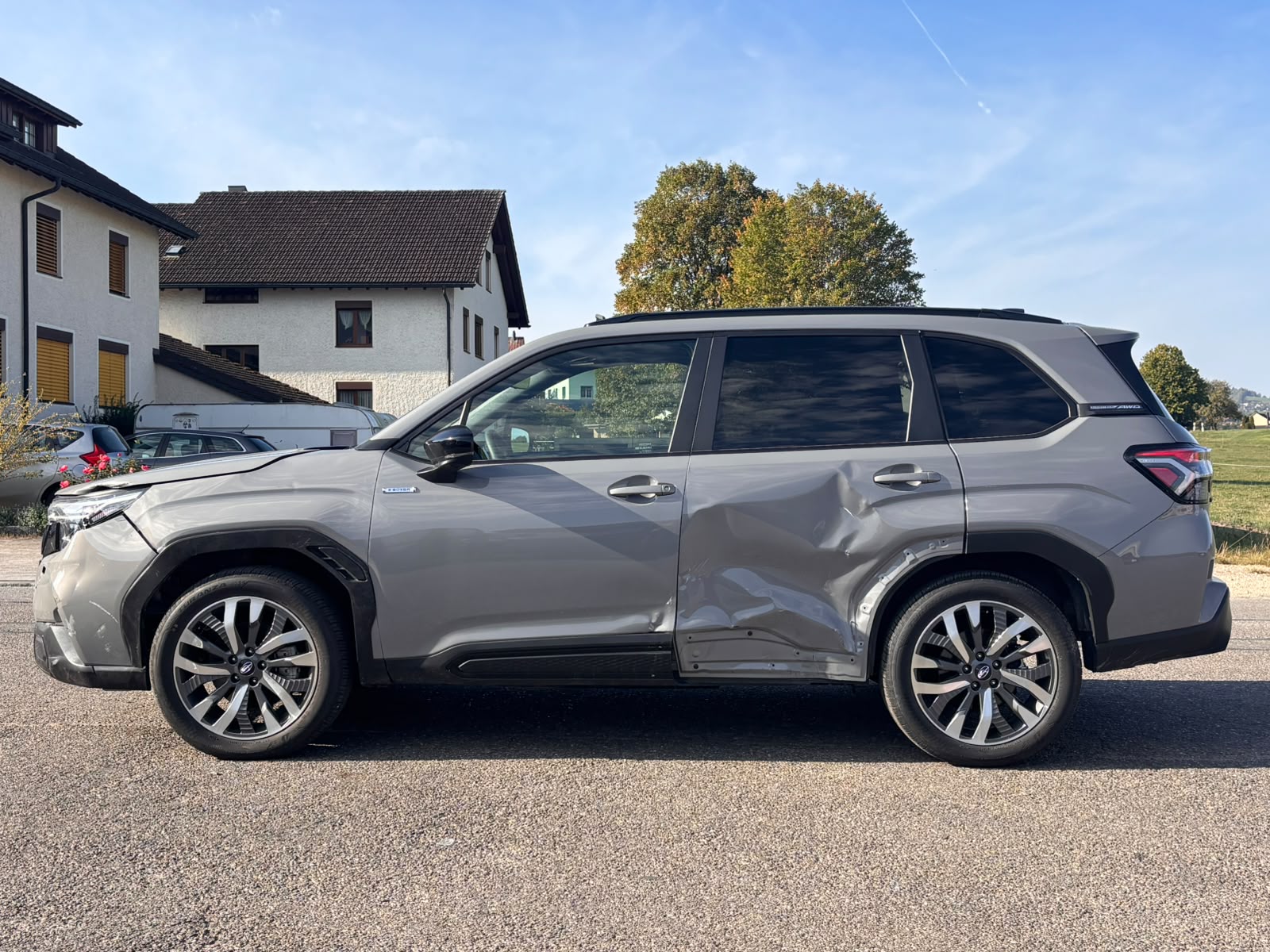 SUBARU Forester 2.0i e-Boxer Luxury Lineartronic-image-7