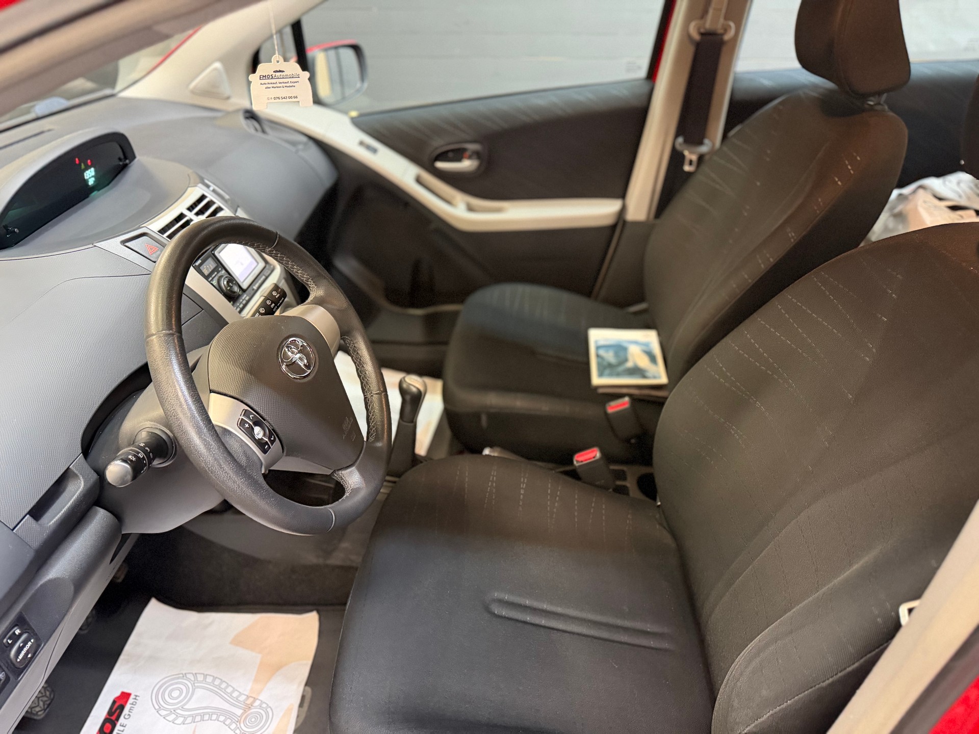 TOYOTA Yaris 1.3 Linea Sol-image-10