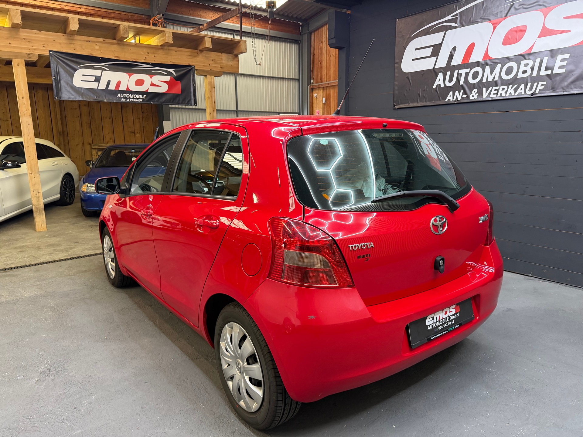 TOYOTA Yaris 1.3 Linea Sol-image-4