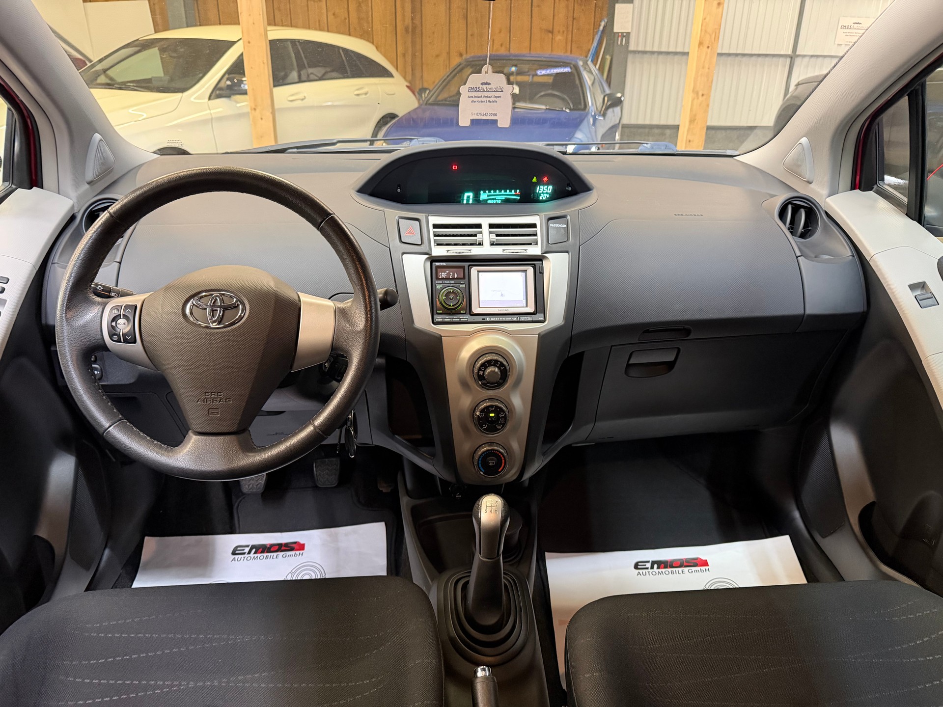 TOYOTA Yaris 1.3 Linea Sol-image-7
