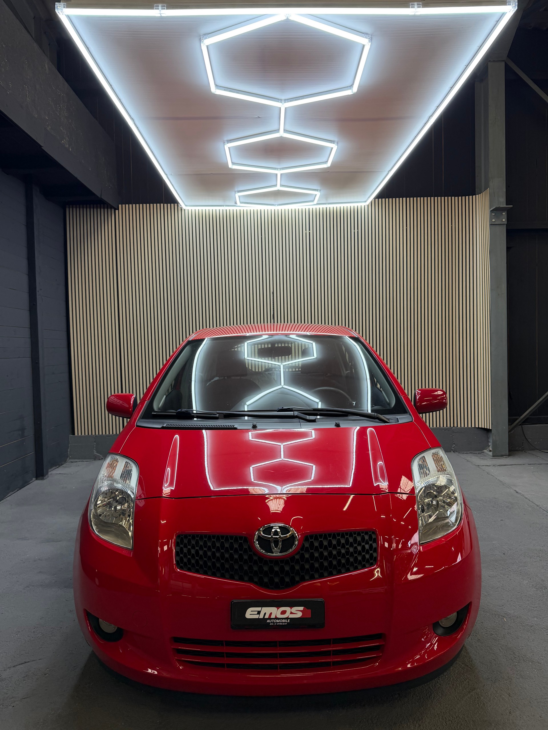TOYOTA Yaris 1.3 Linea Sol-image-1