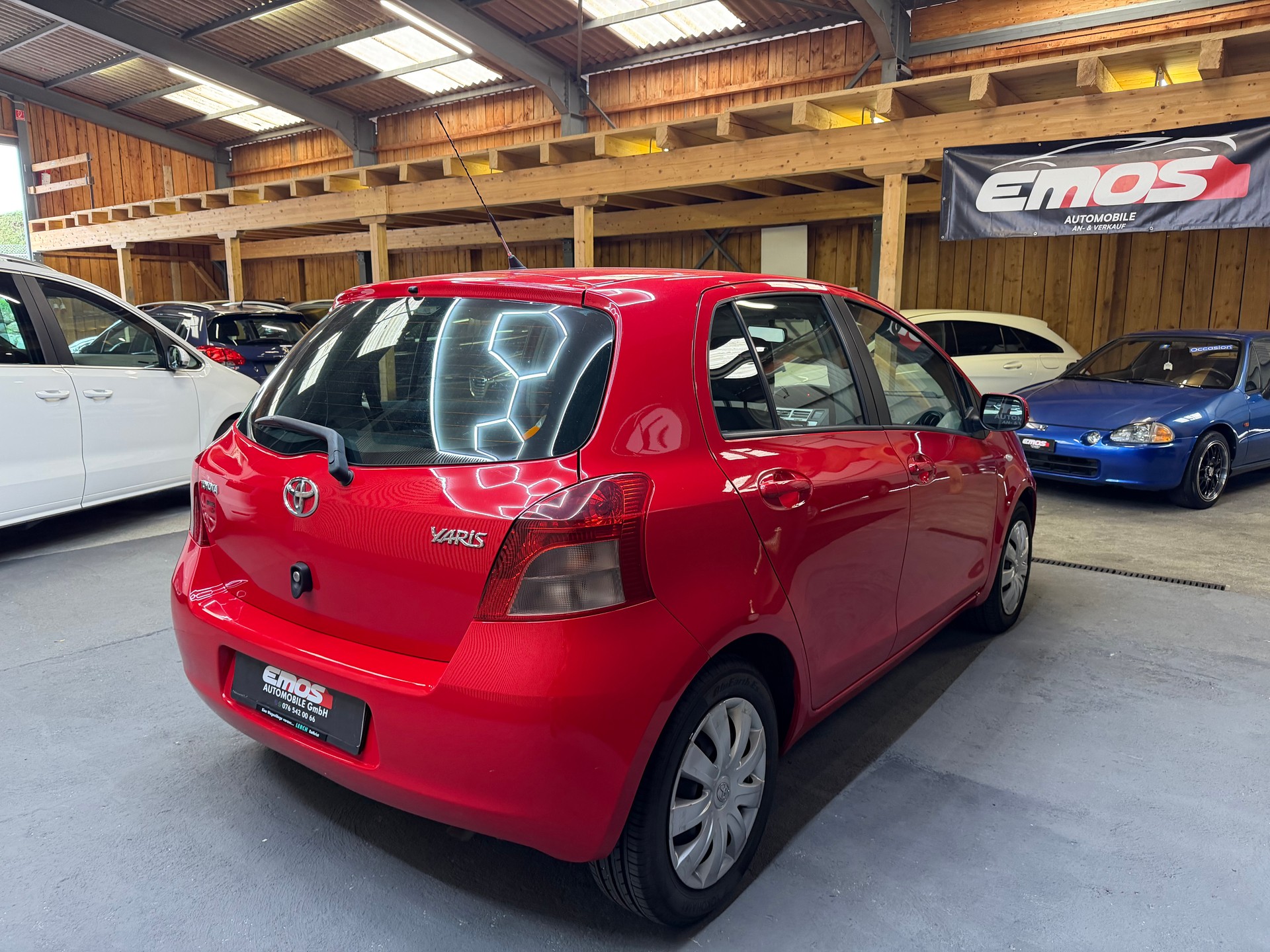 TOYOTA Yaris 1.3 Linea Sol-image-5